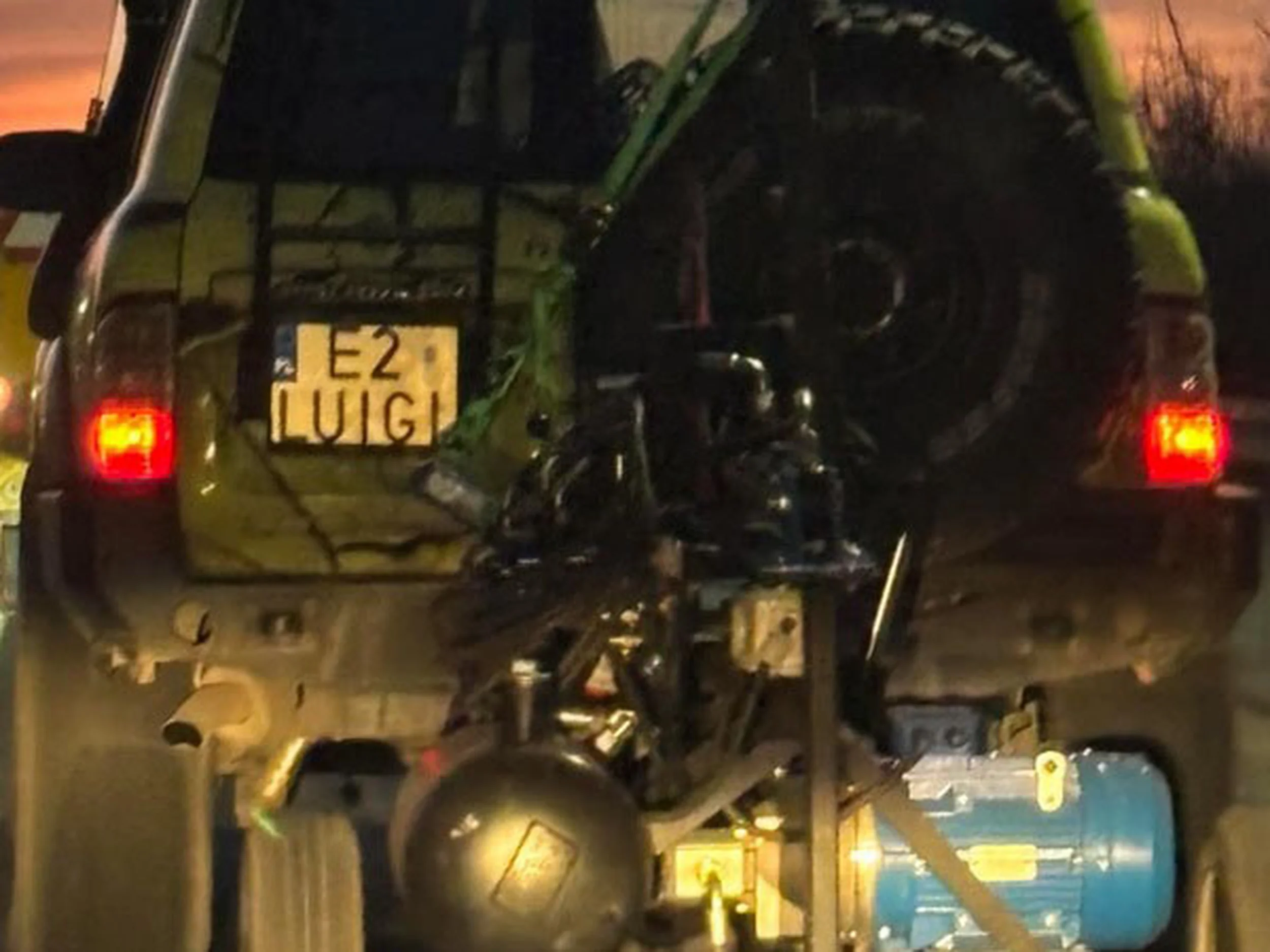 Fajny numer, blacha E2 LUIGI