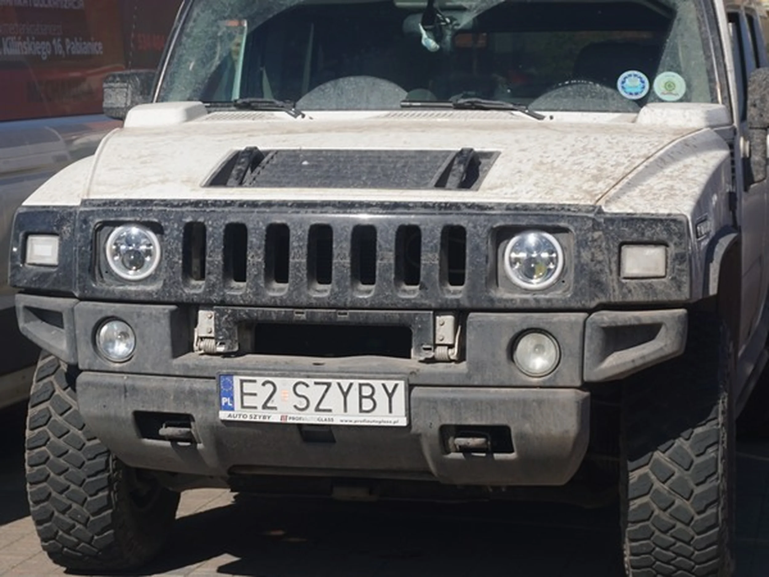 Fajny numer, blacha E2 SZYBY