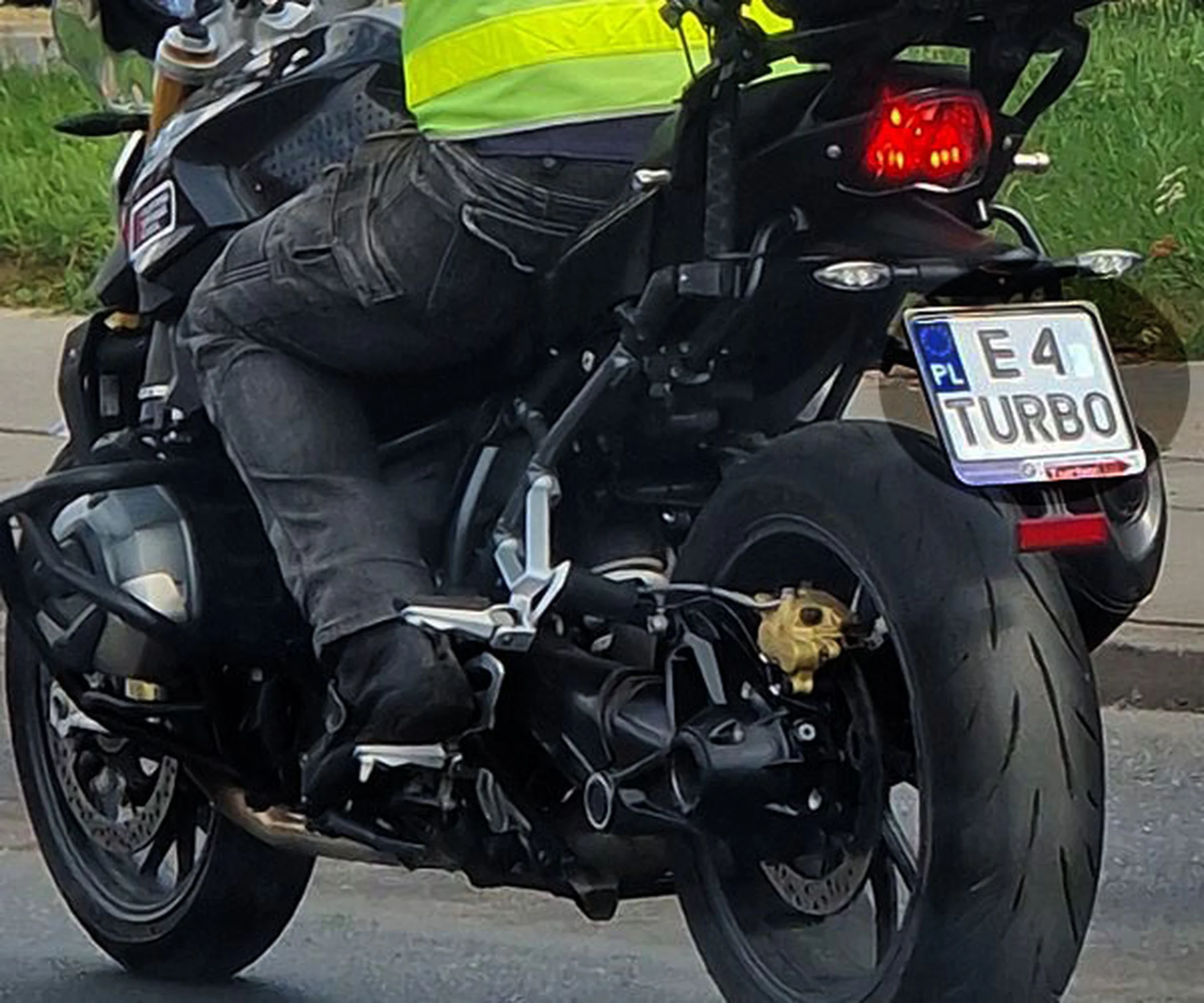 Fajny numer, blacha E4 TURBO