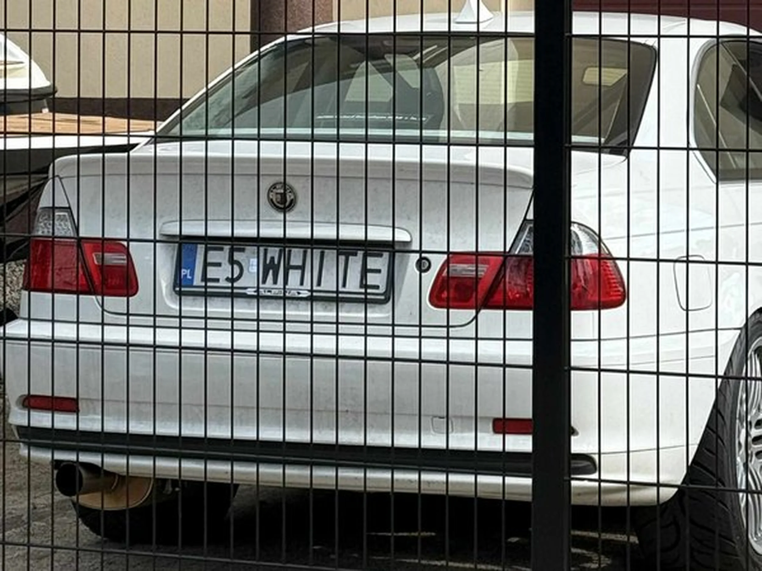 Fajny numer, blacha E5 WHITE