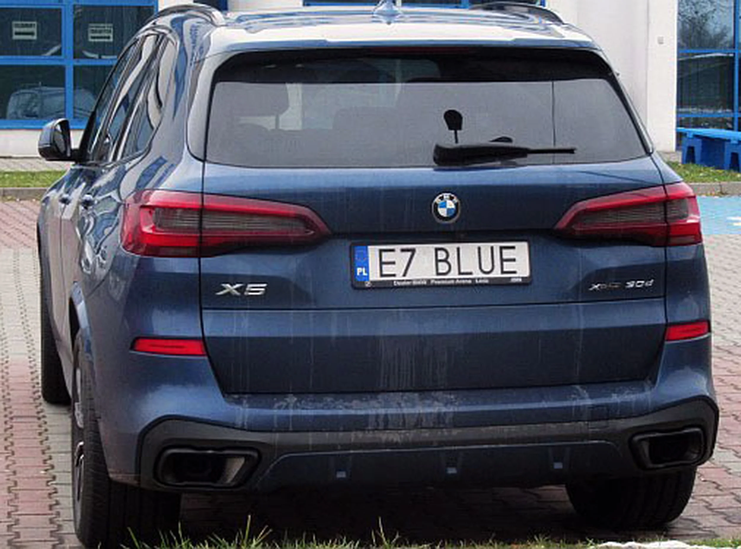 Fajny numer, blacha E7 BLUE