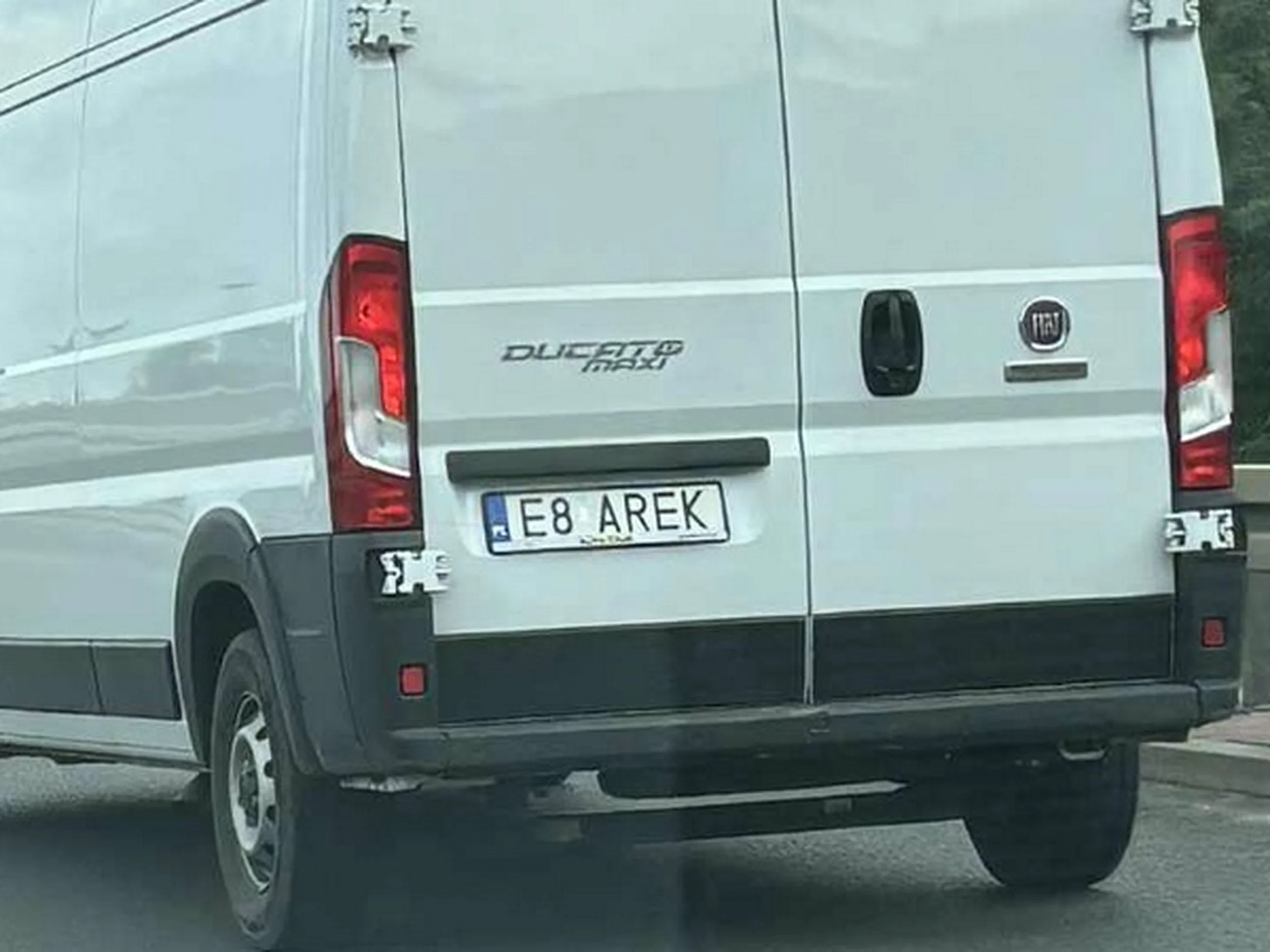 Fajny numer, blacha E8 AREK