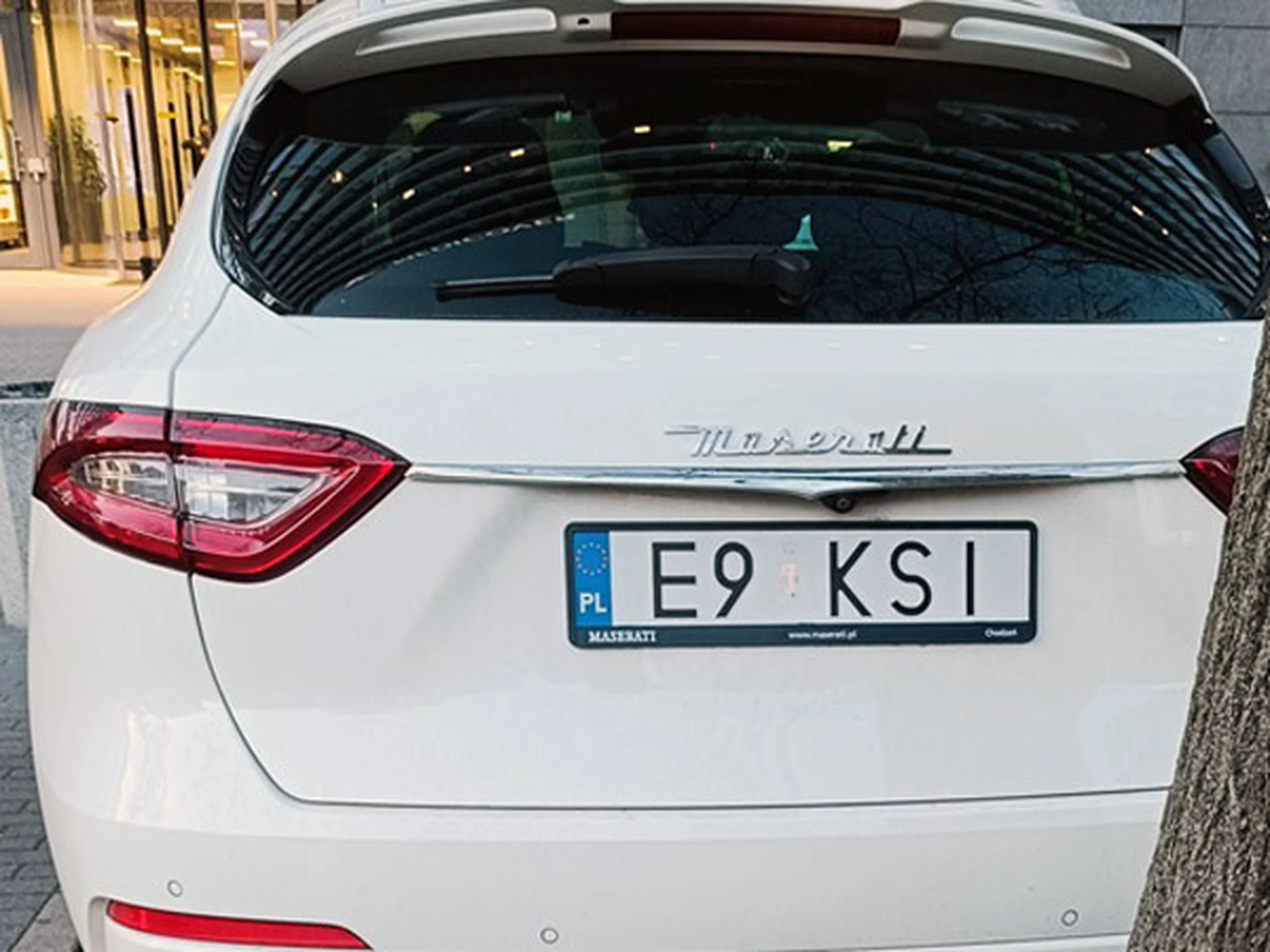 Fajny numer, blacha E9 KSI