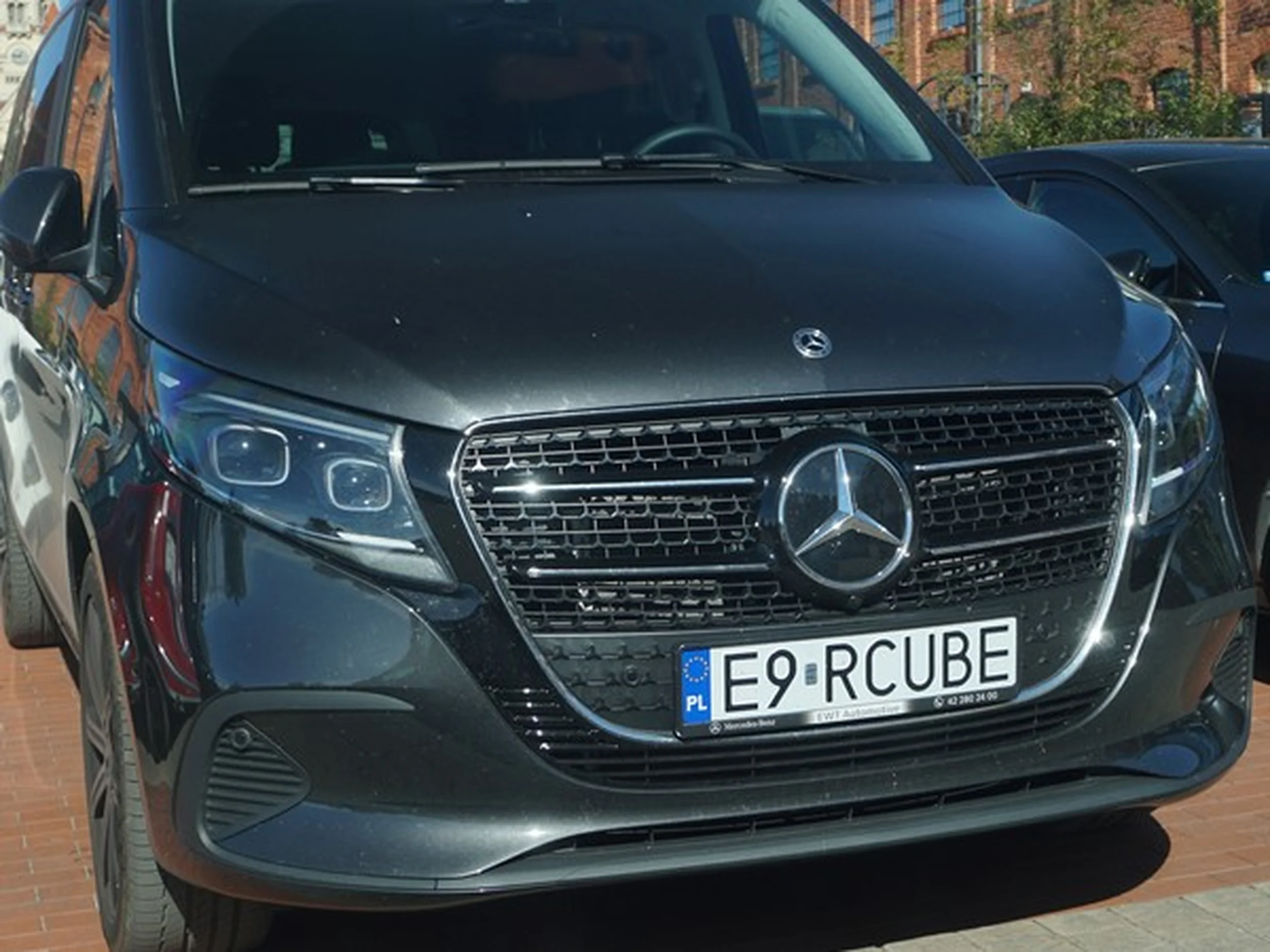 Fajny numer, blacha E9 RCUBE