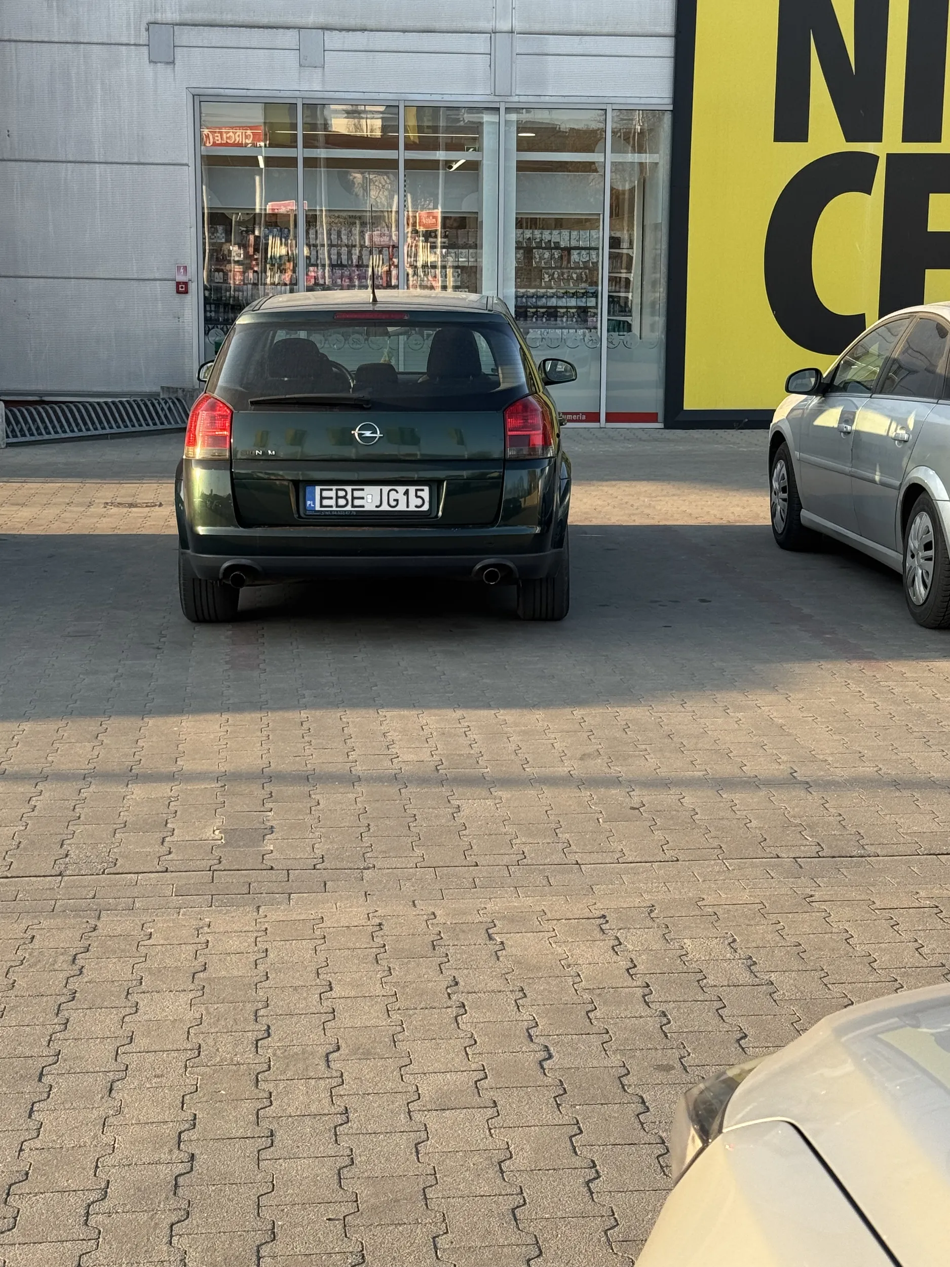 Lepiej stanąć nie można zajmując dwa miejsca