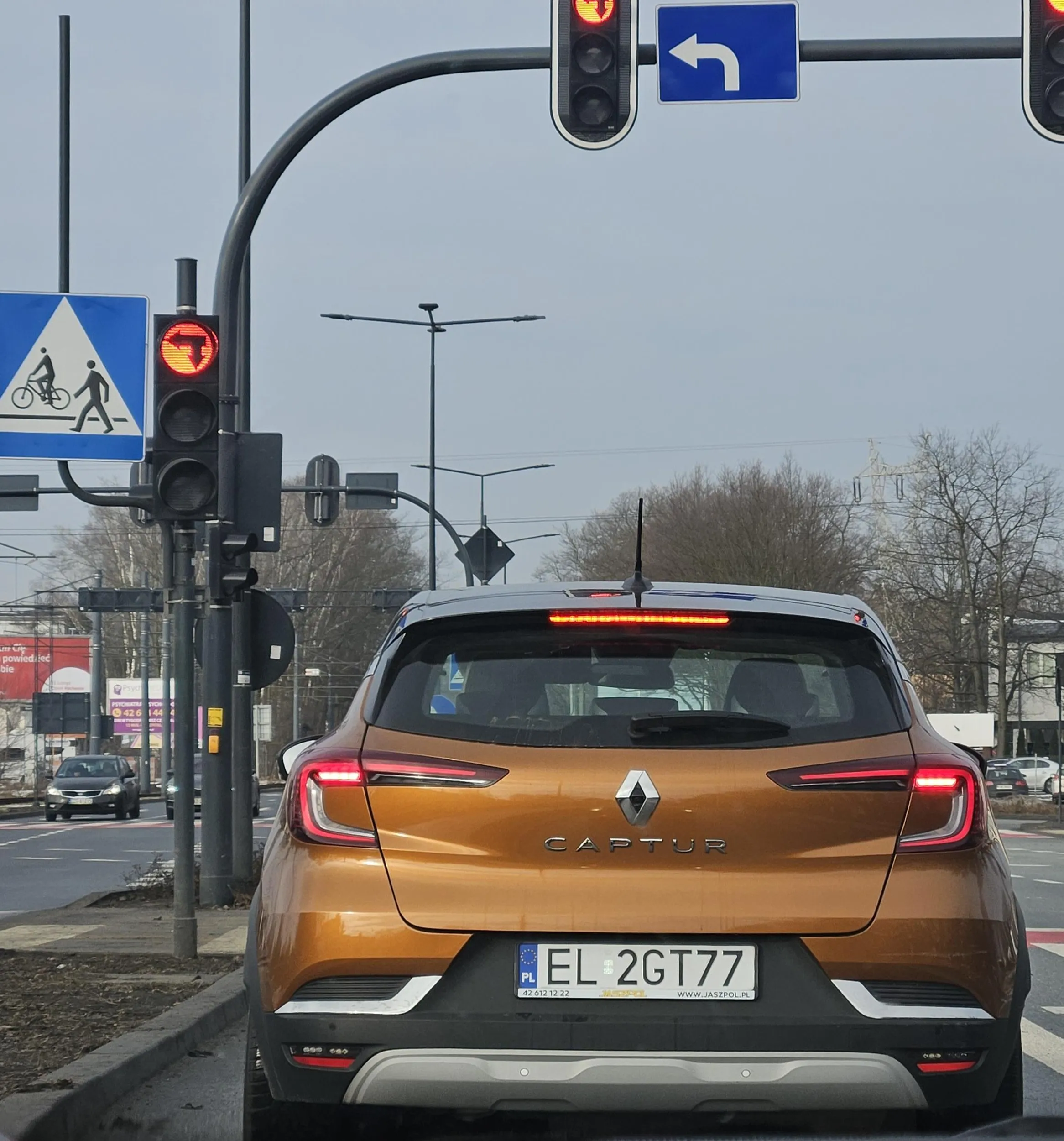 Głąb tamuje ruch i hamuje bez powodu