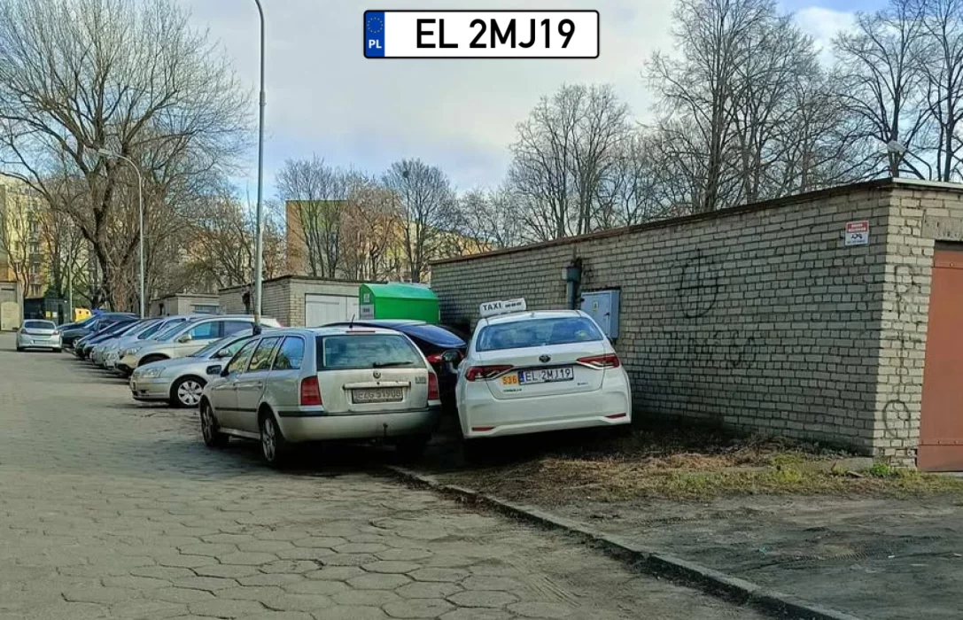 No i to jest parkowanie! W kupie siła!  Ekonomicznie z miejscem