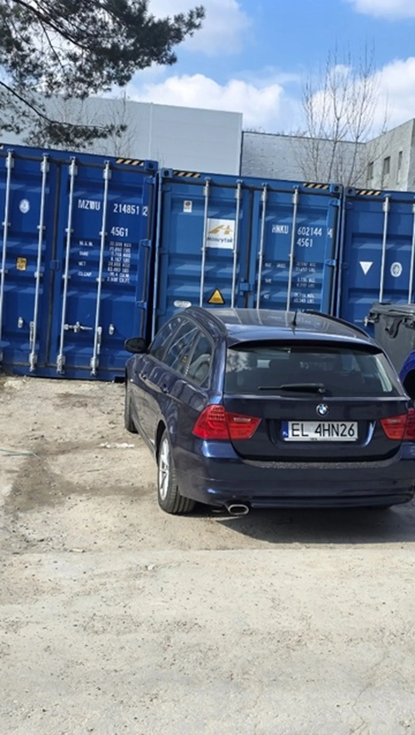 nie ma jak zastawić komuś kontener na kilka godzin i utrudniać prowadzenie działalności gospodarczej