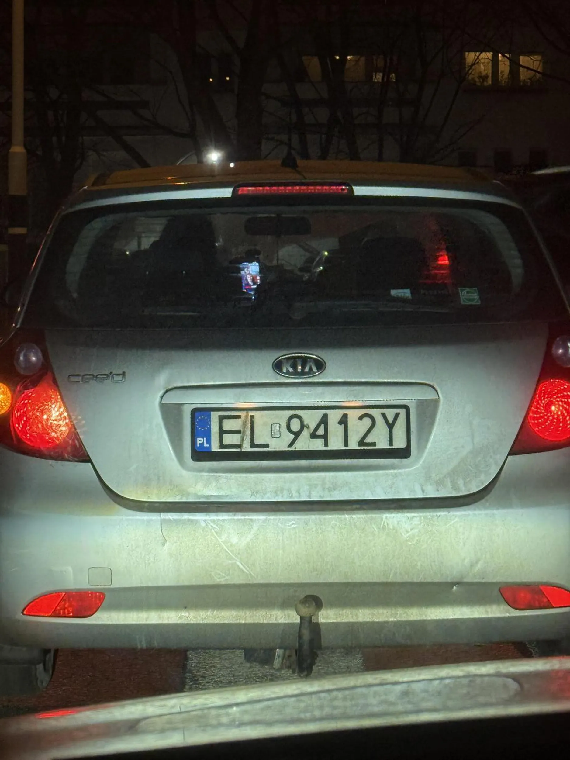 Oglądaj więcej tiktoka podczas jazdy tępaku ;)