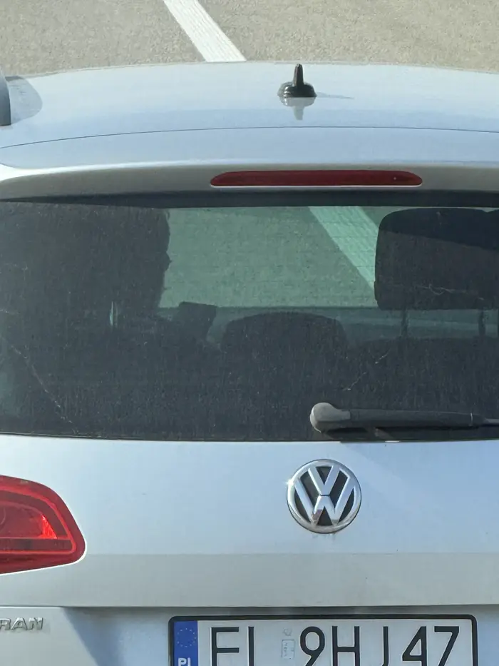 Faja która jedzie na autostradzie 70KM/h w dodatku siedzi w telefonie //tablica-rejestracyjna.pl/images/photos/20260323095701.