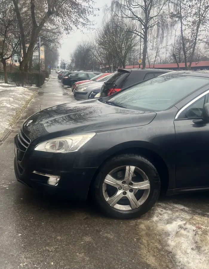 Gratuluję pomysłowości, No chyba że odrazu ktoś chciał zaparkować na klatce schodowej bloku…