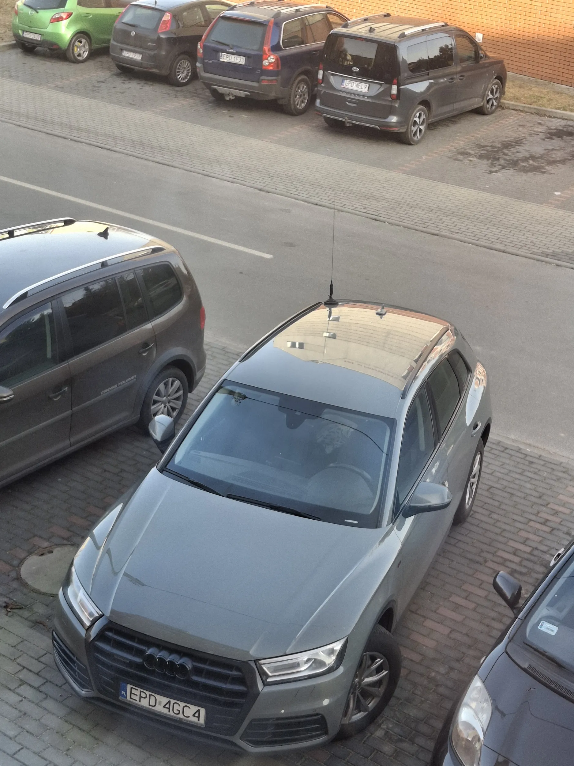 Tak pod skosem to się tutaj nie parkuje