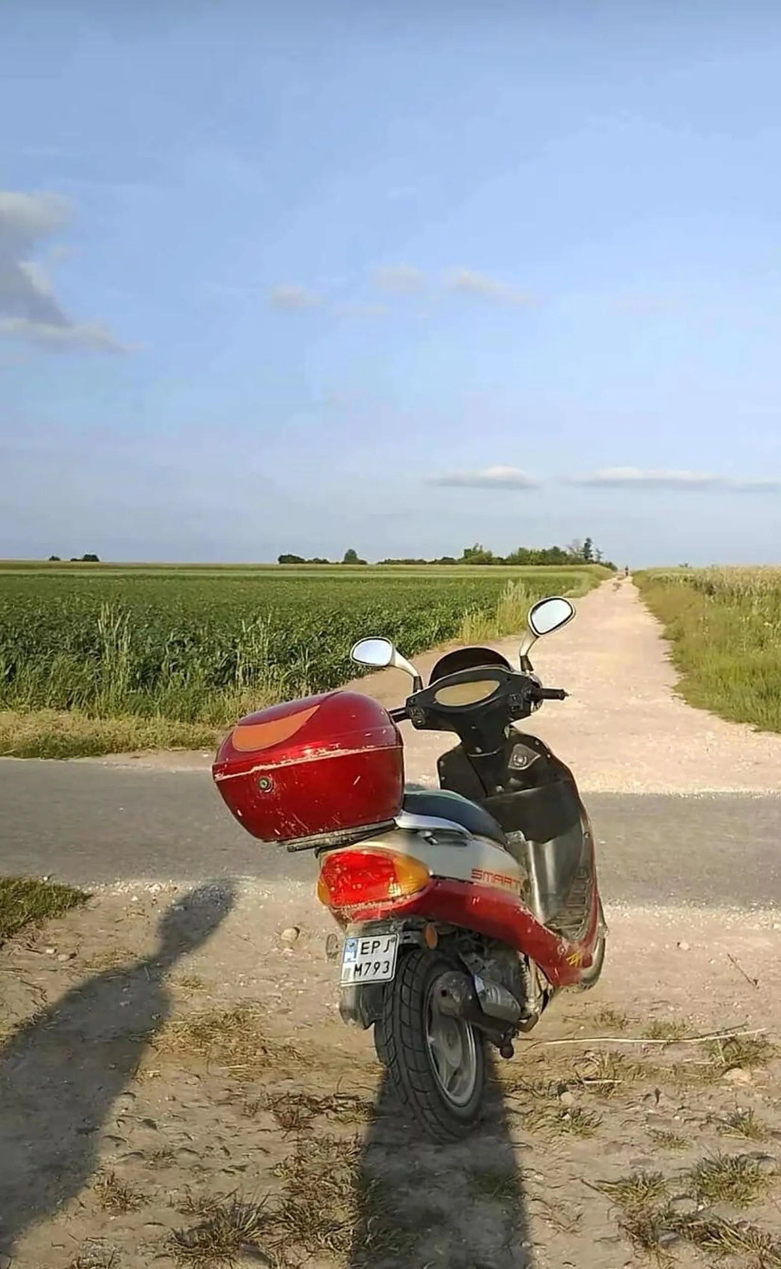 jechałem sobie moją asseto corsa i nagle widzę jak wyprzedza mnie rakieta aż się przeżegnałem