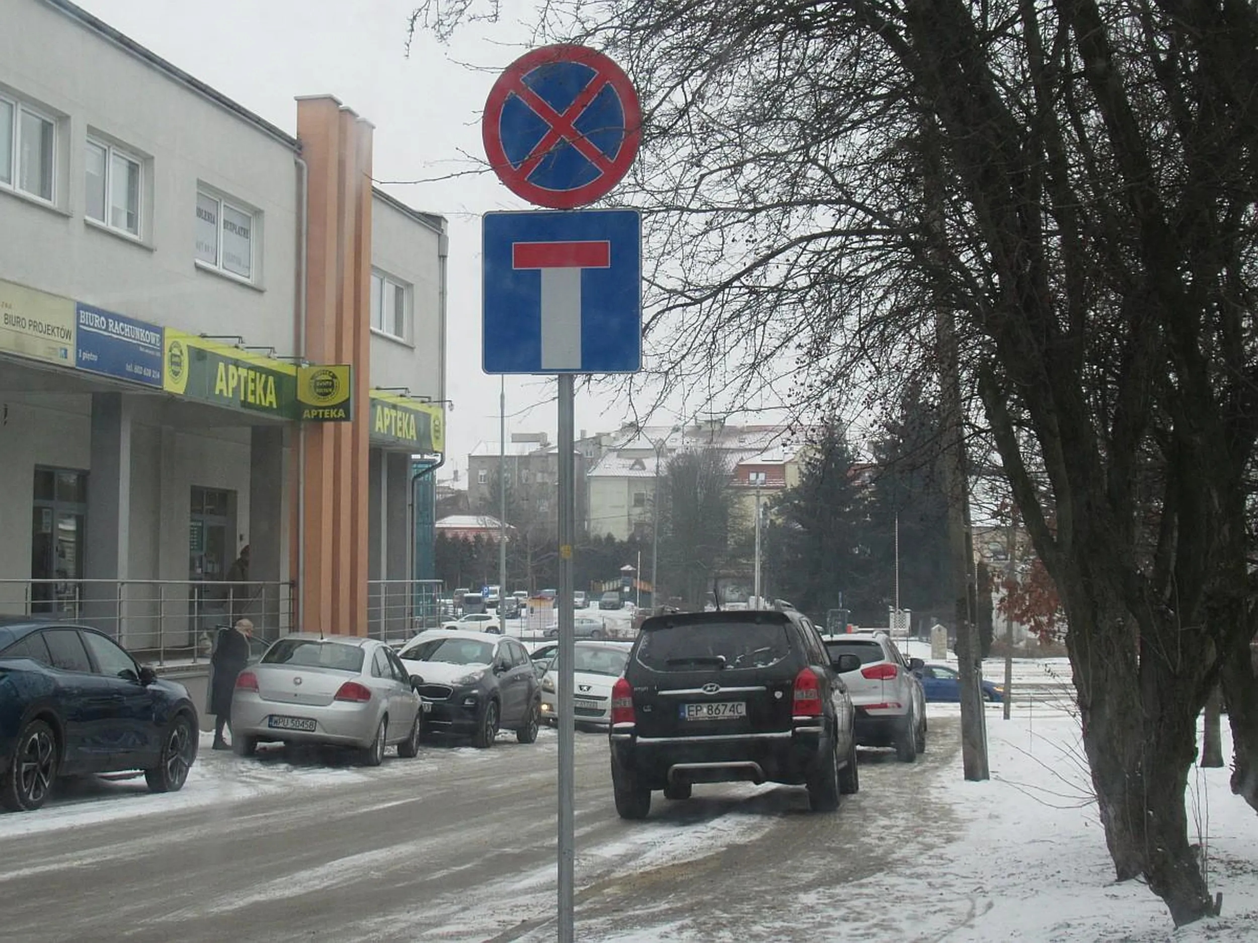 Następny, który nie zna znaków drogowych.