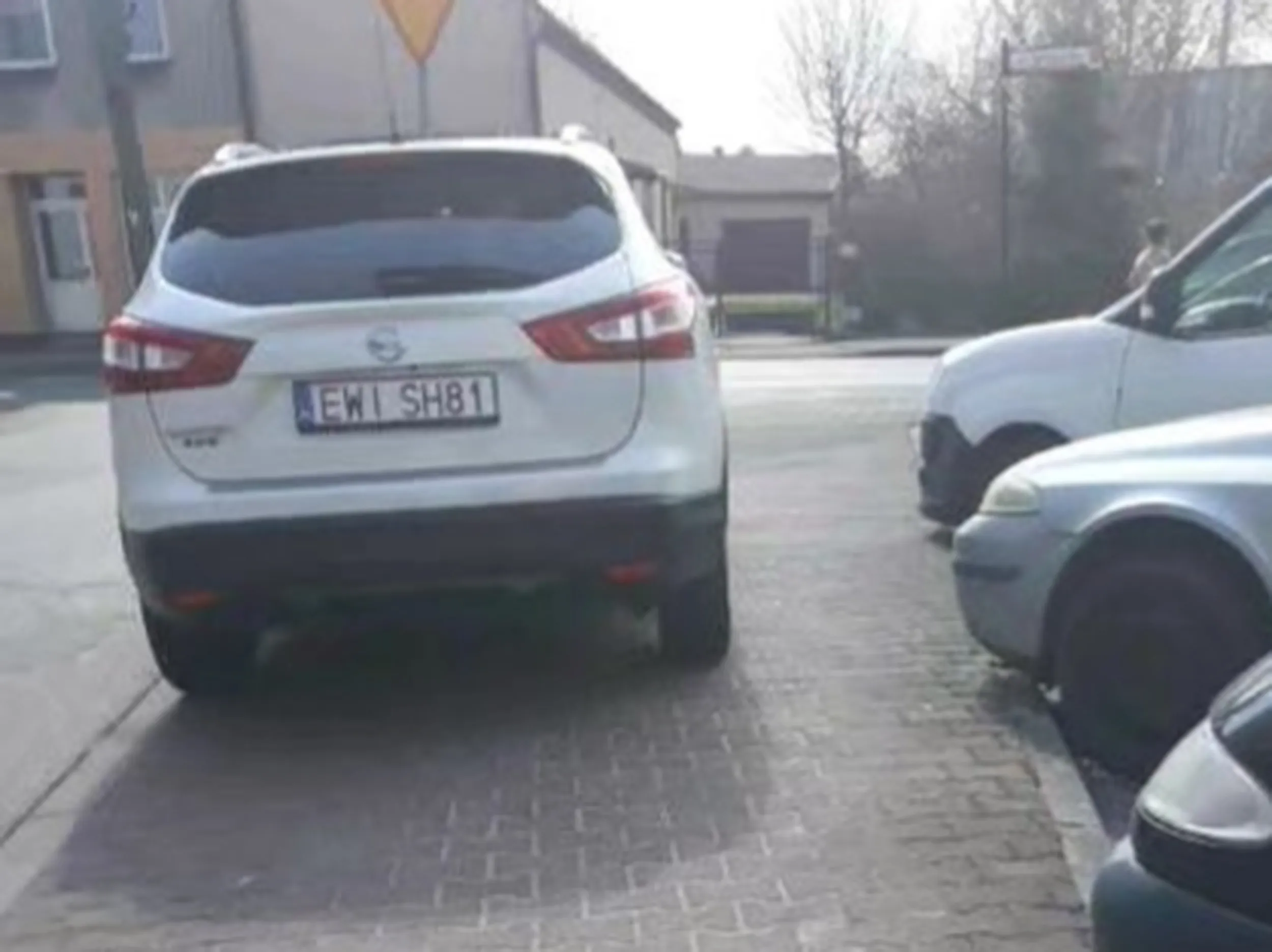 Widać że jeszcze nie nauczył się przepisów.