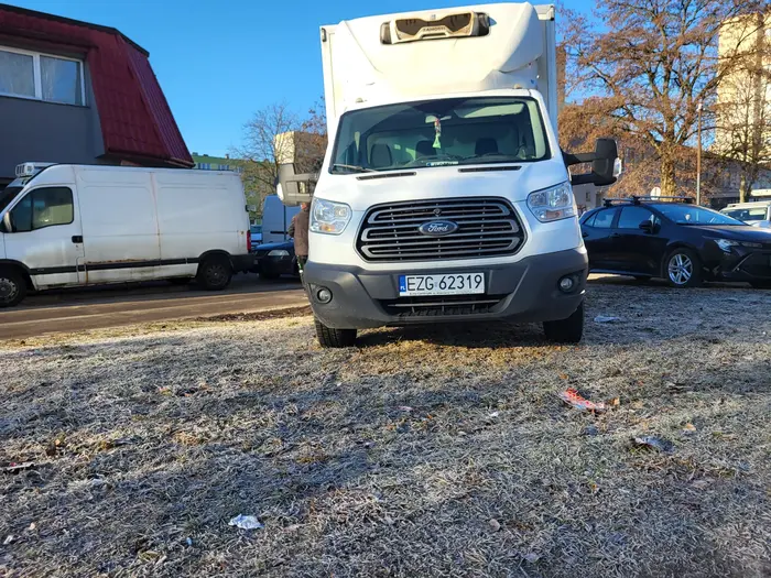 Na chwile tylko, zniszczę trawnik i odjeżdżam