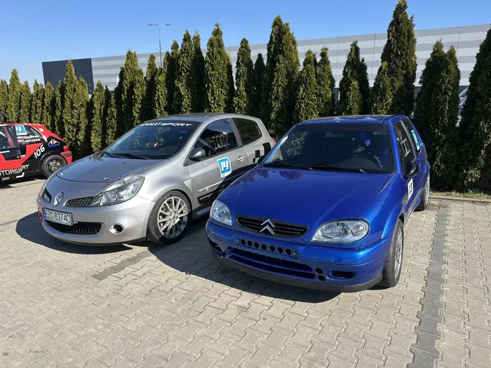 Renault clio Ładnie nawraca na torze Szacun?