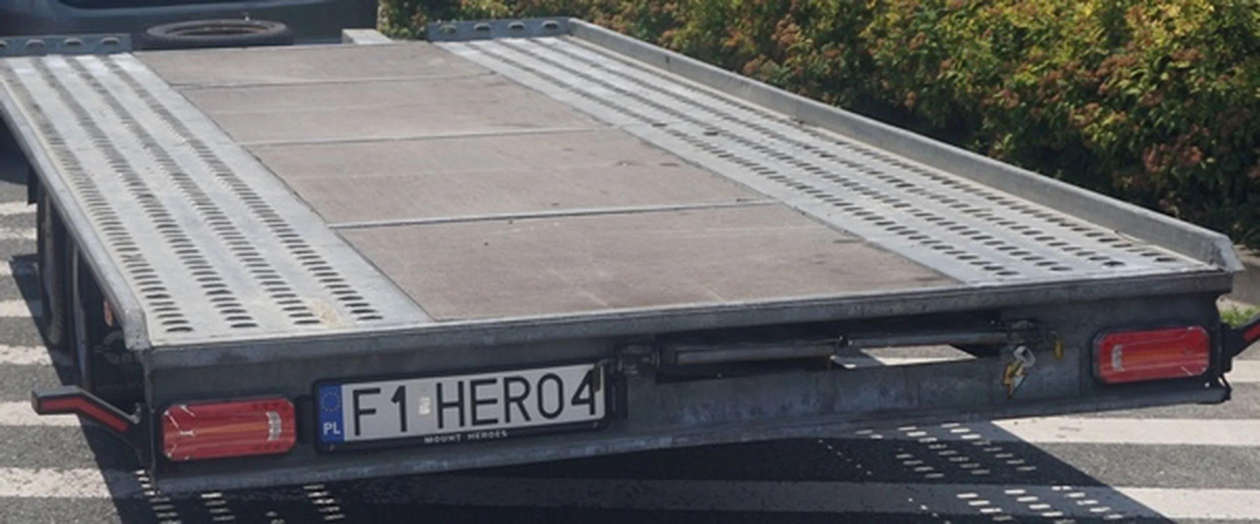 Fajny numer, blacha F1 HERO4