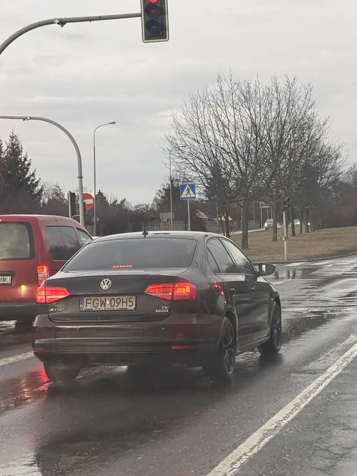 Zajechał mi drogę i grozil po klaksonie