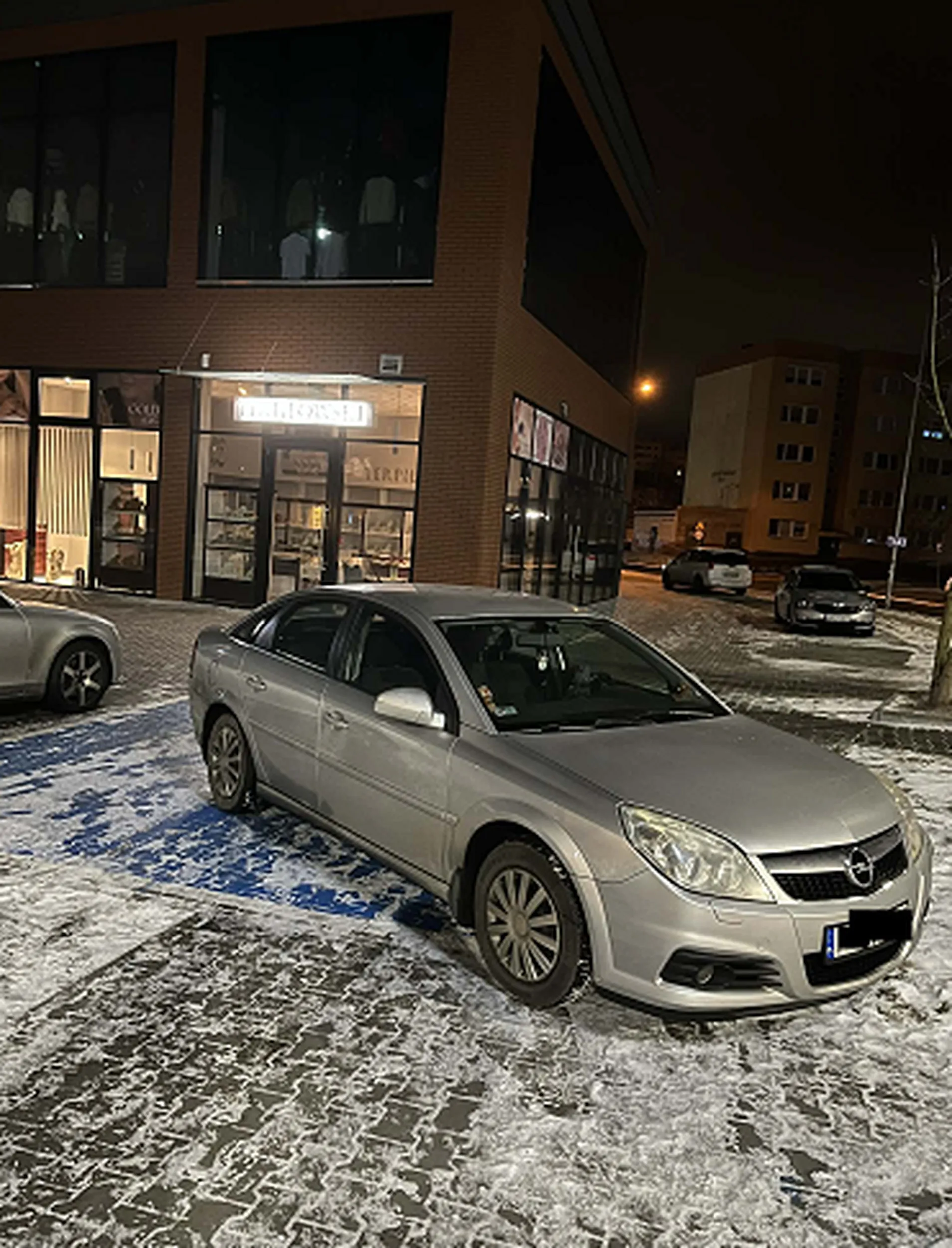 Powaznie? Kierowca wrocil po prawie godzinie, i tlumaczy sie ze stal tu 5 minutek i odjechal