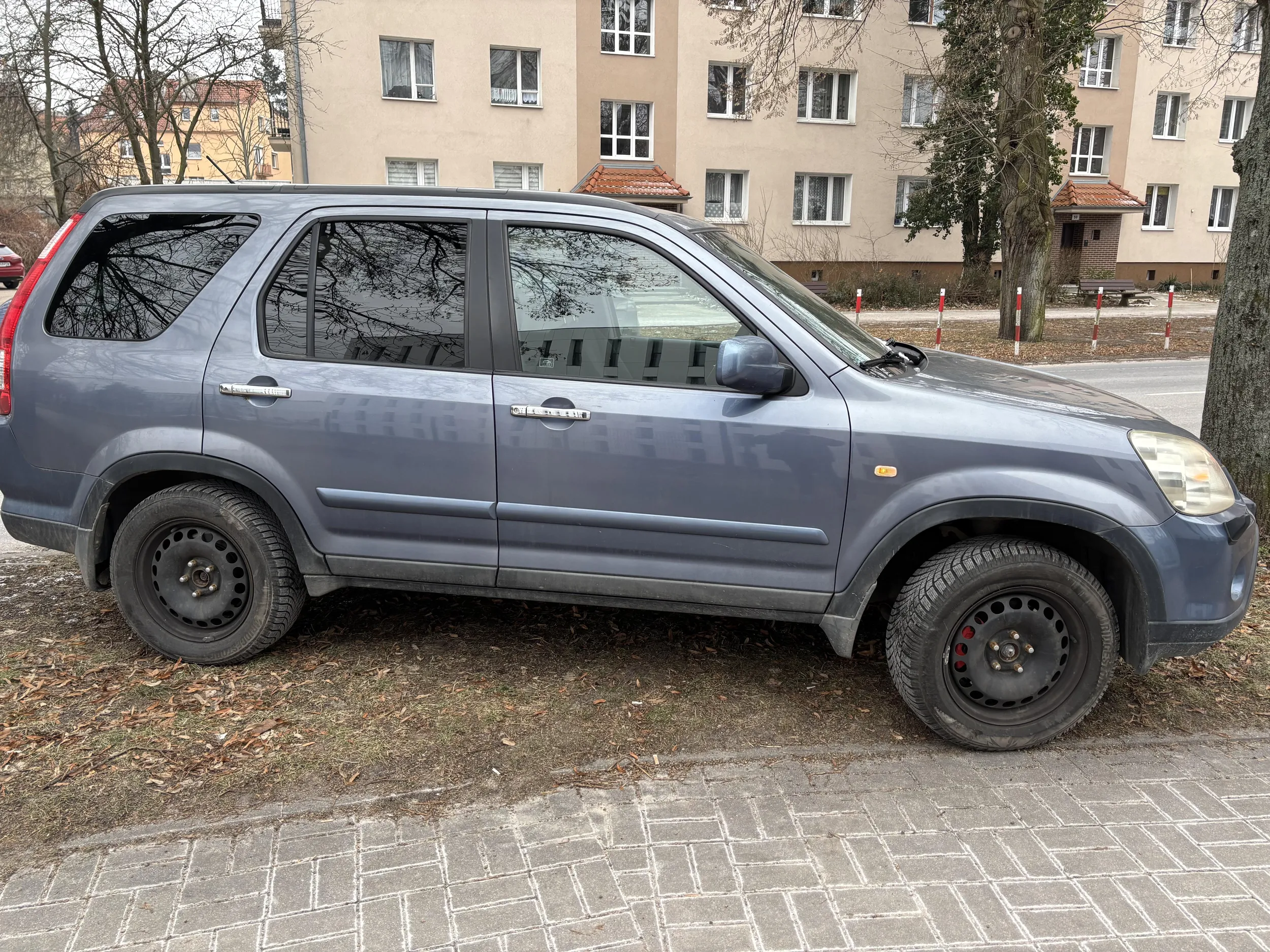 Bardzo nieładnie staje na miejscu gdzie nie jest do tego przeznaczona przestrzeń Poniżej wklejam zdjęcie
