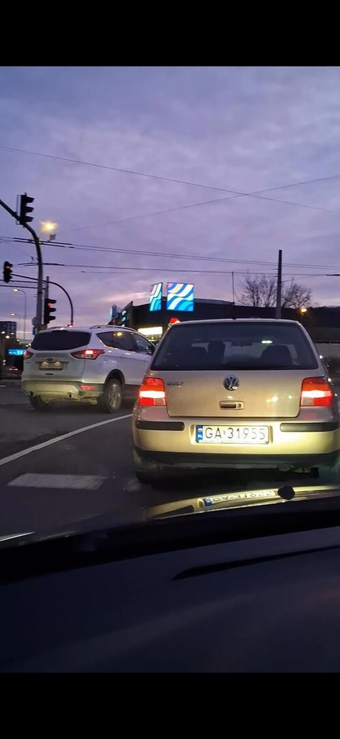 Brak kierónkow wymuszenie pierwszenstwa lamie przepisy jeszce trabi na innych kierowcow