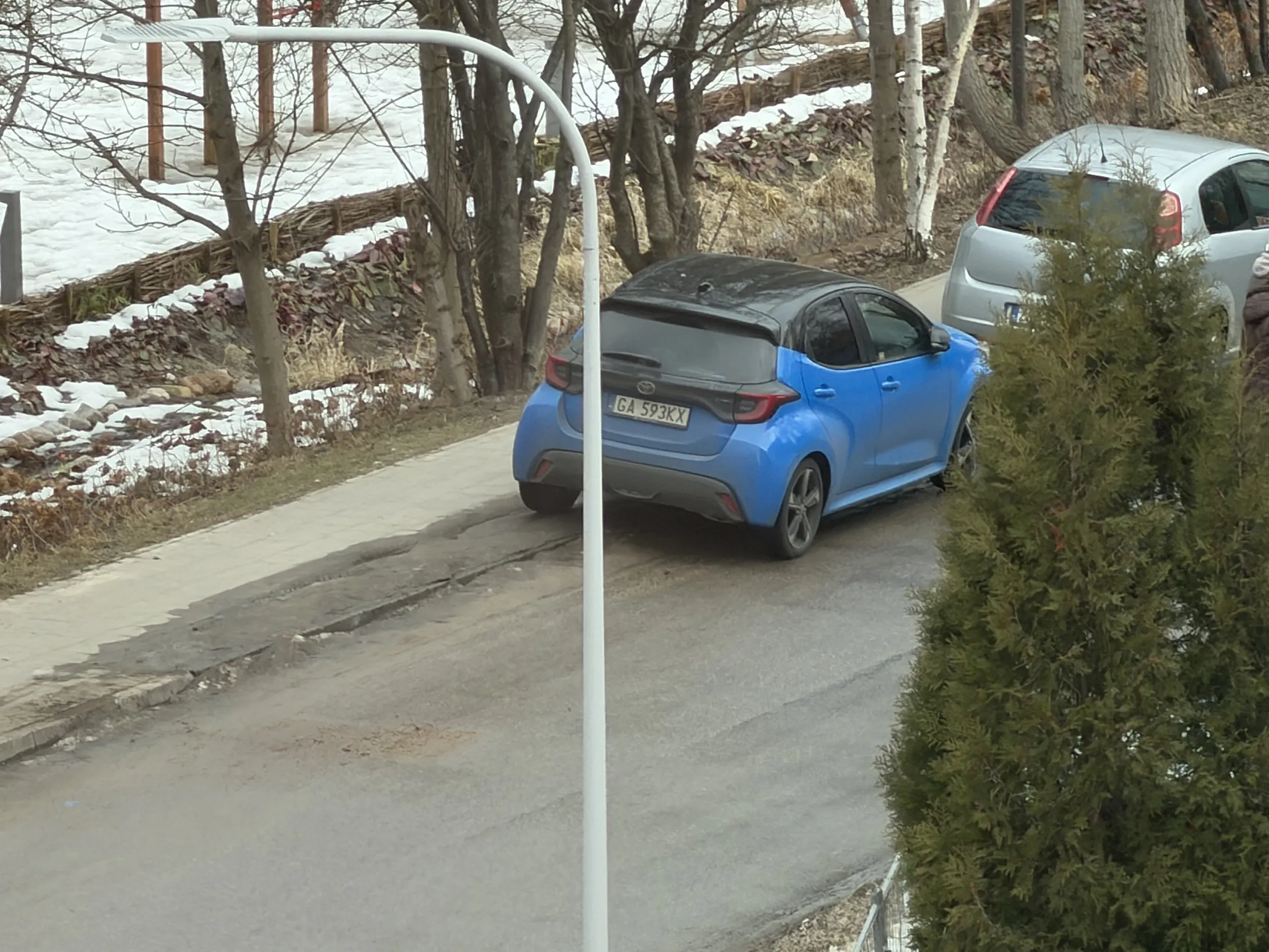 Chamskie parkowanie na zakazie zatrzymywania się