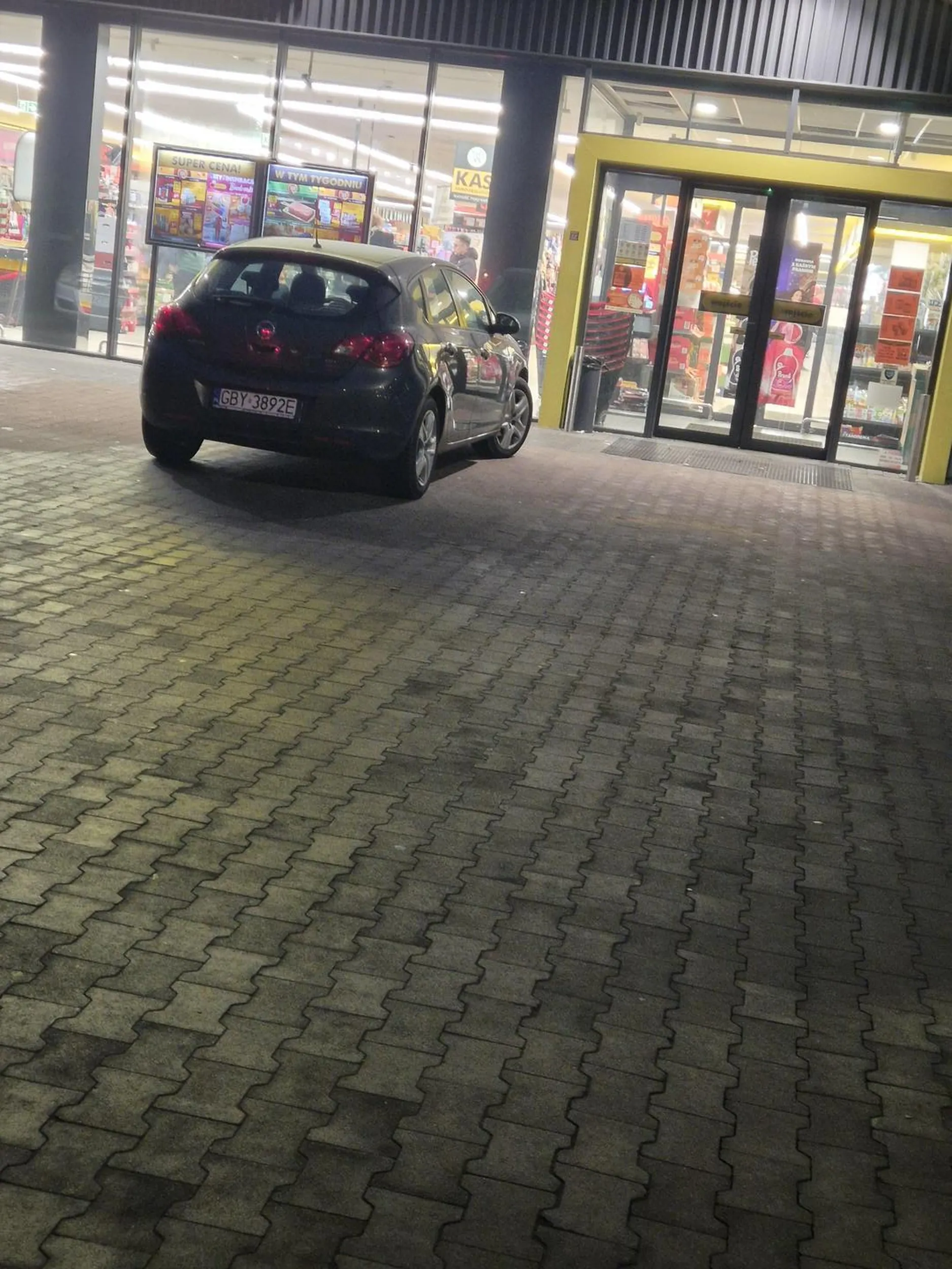 Wjedź do sklepu następnym razem... będzie jeszcze bliżej