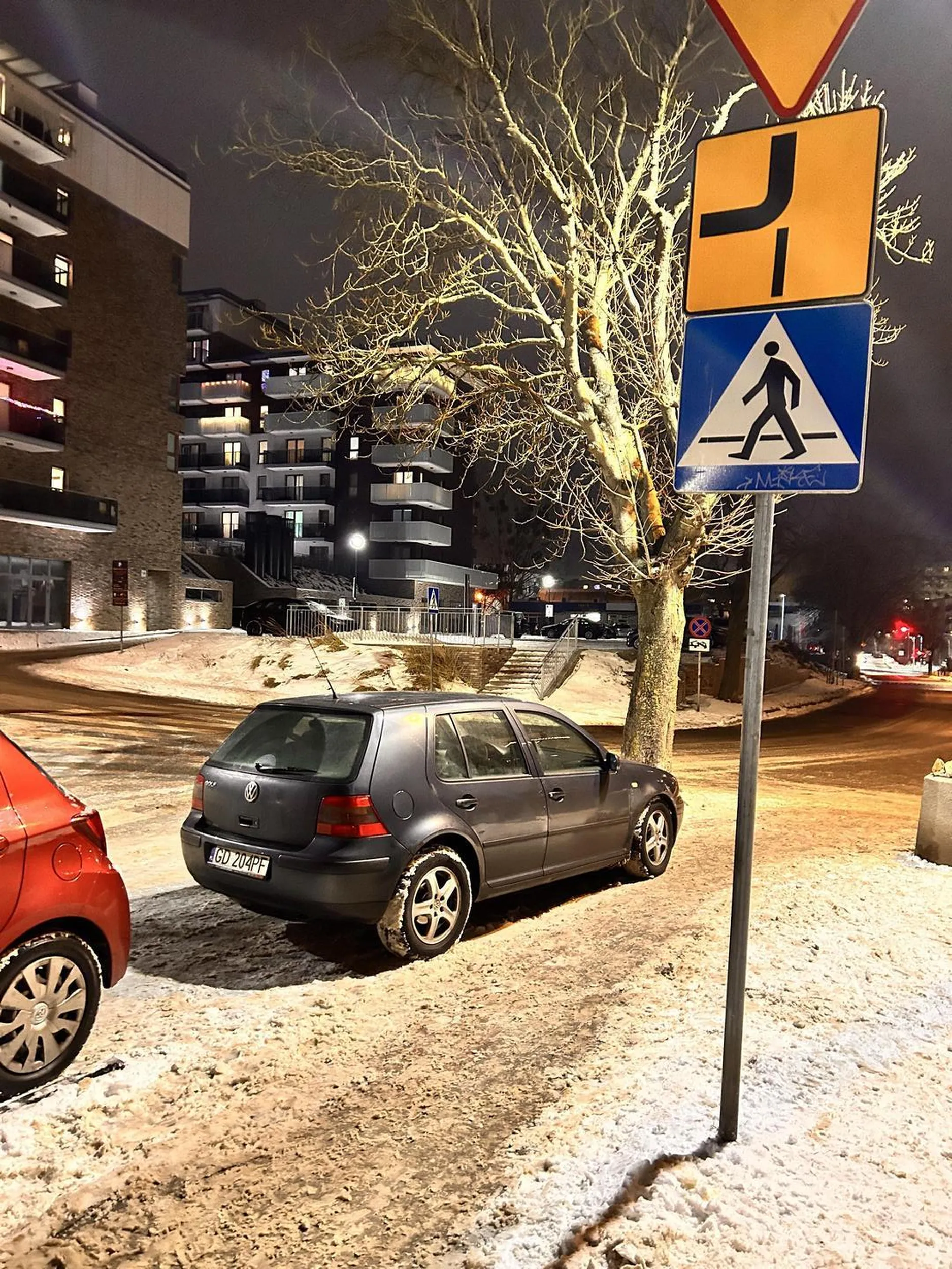 Chyba gulfiarz ślepy no zastawił całe pasy.