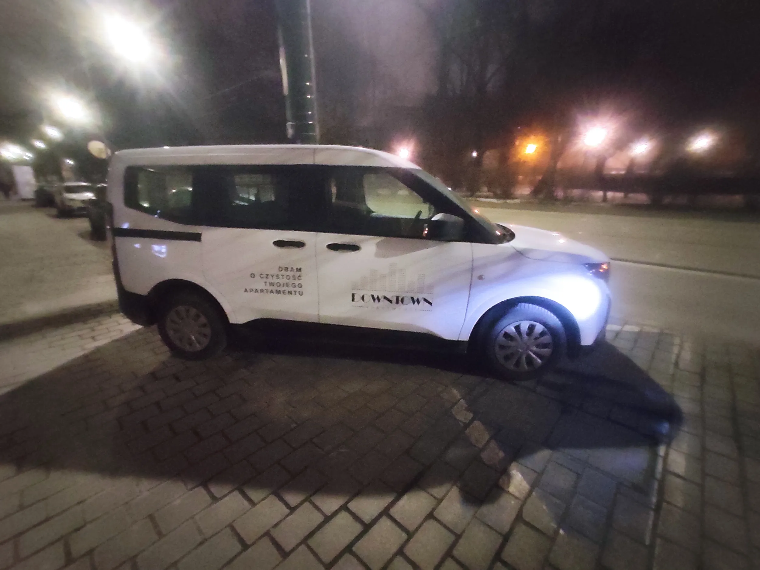 Saszka niepaniemaju, że mu na miejscu dla niepełnosprawnych nie wolno. Ani słowa po polsku ale odgrażał się policją.