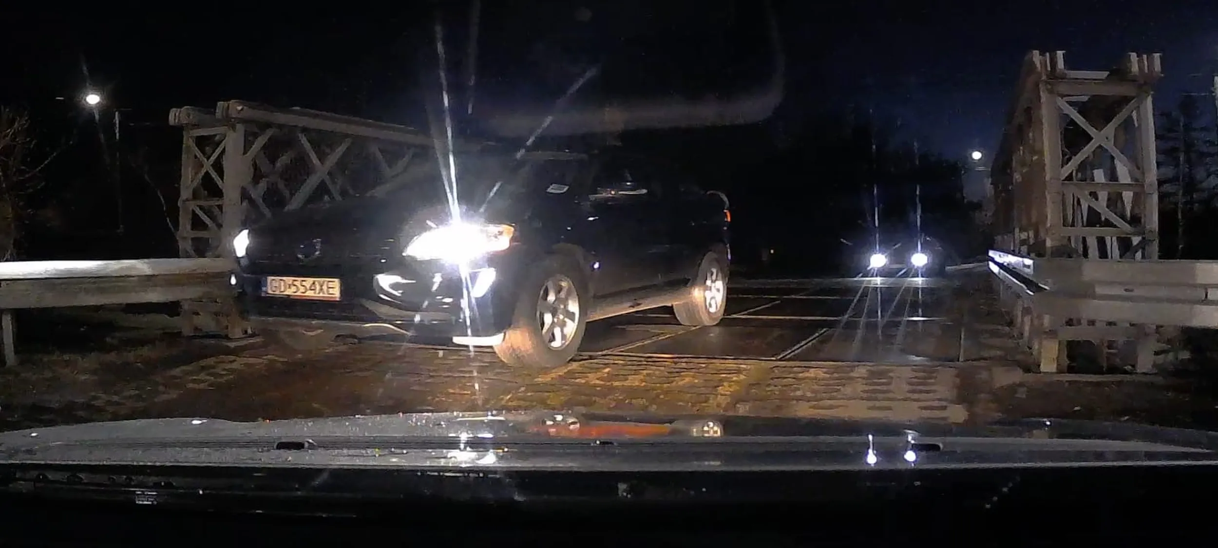 Nie polecam, stary dziad nie zna się na przepisach ruchu drogowego i wymusza pierwszeństwo dodatkowo patrząc na drugą osobę z pogardą