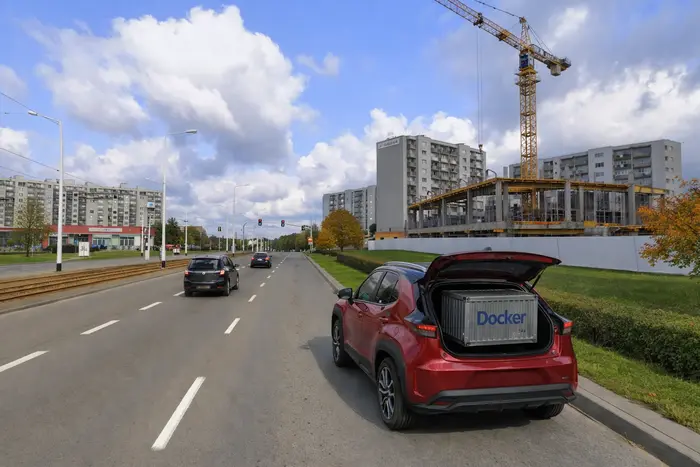 wozi się typ po central parku jakby tam mieszkał a tylko ruch blokuje