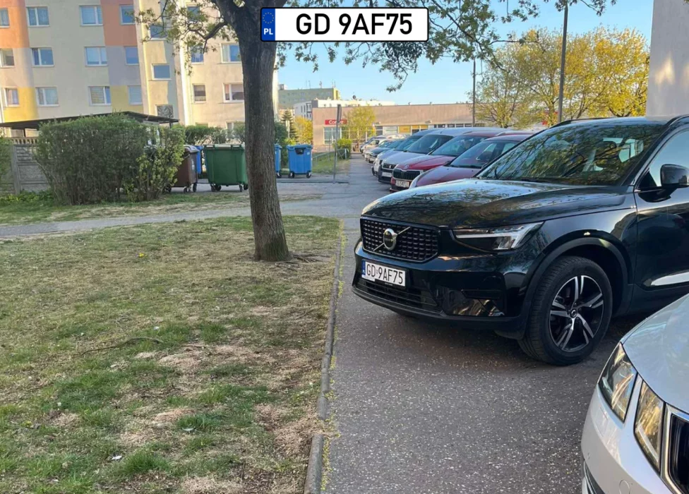 Chodnik nieczynny ? piesi to przecież opcjonalny dodatek do miasta.