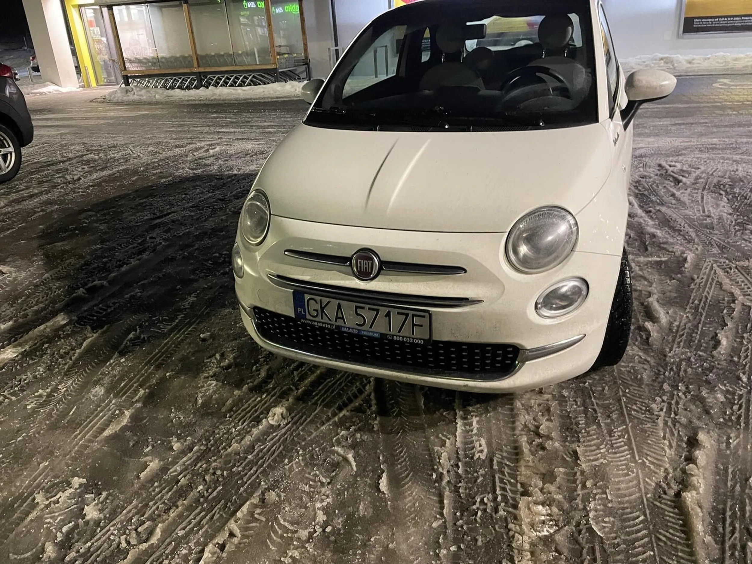 Polecam dodatkowe godziny w sprawie parkowania bo naprawdę jest źle jeśli się zajmuje 2 miejsca pacanie