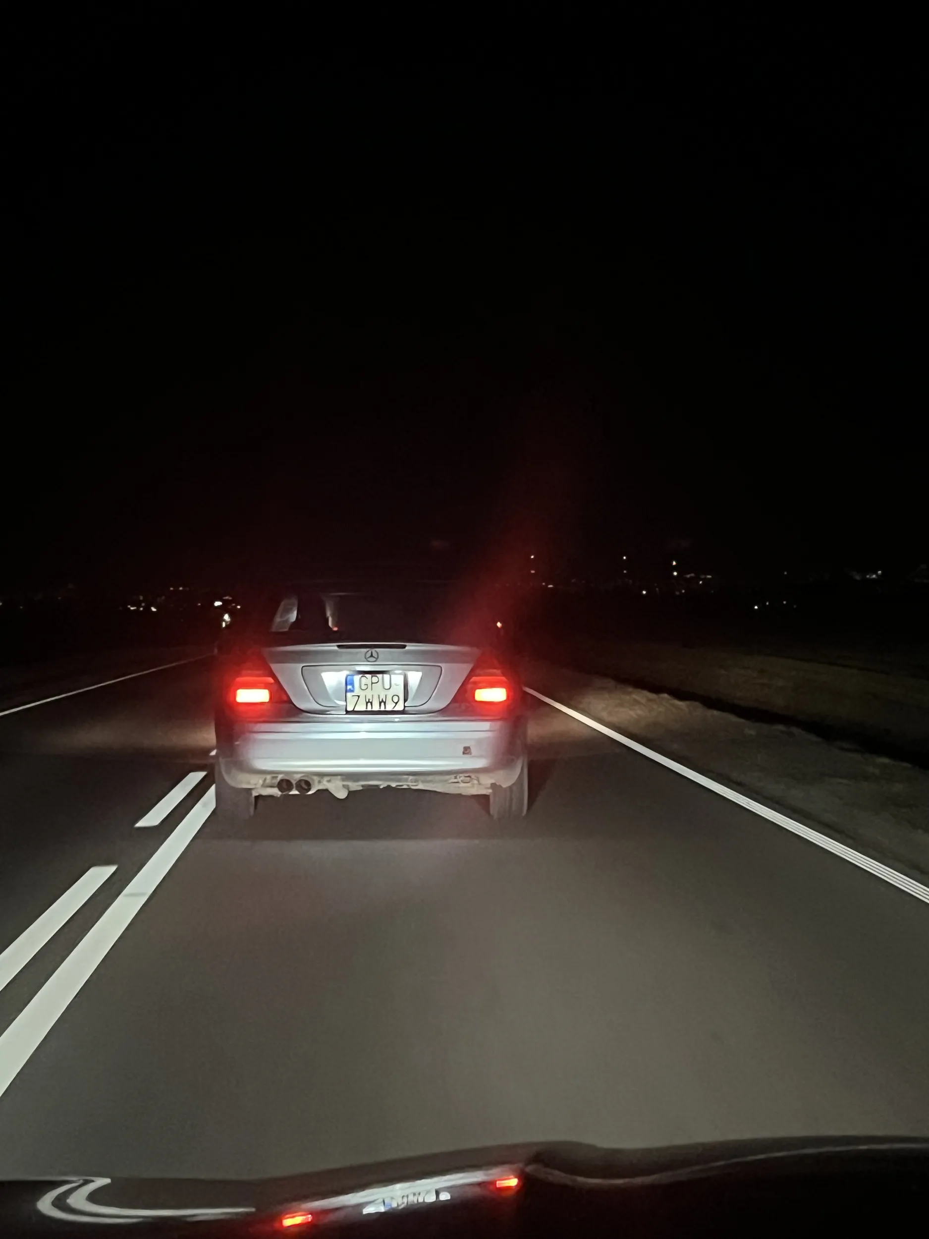 Masz szczęście, że nie miałem czasu Cię gonić. Za to przyspieszanie podczas wyprzedzania nauczyłbyś się szybciutko by tego więcej nie robić bo powodujesz zbędne zagrożenie. Kierowca z Pucka lub Łomży. Uważać i do spodu z nim.