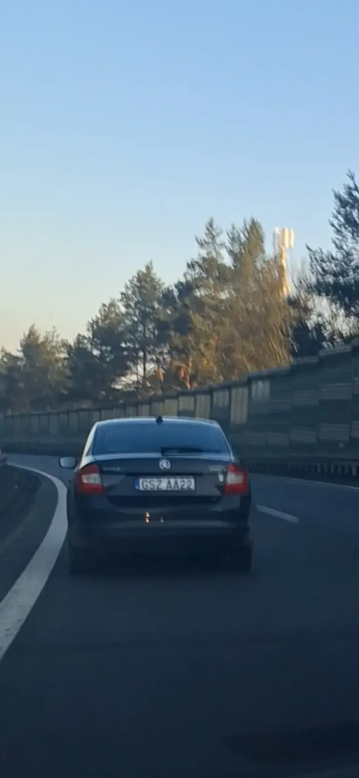 Król  lewego pasa sie slimaczy na obwodnicy Trójmiasta