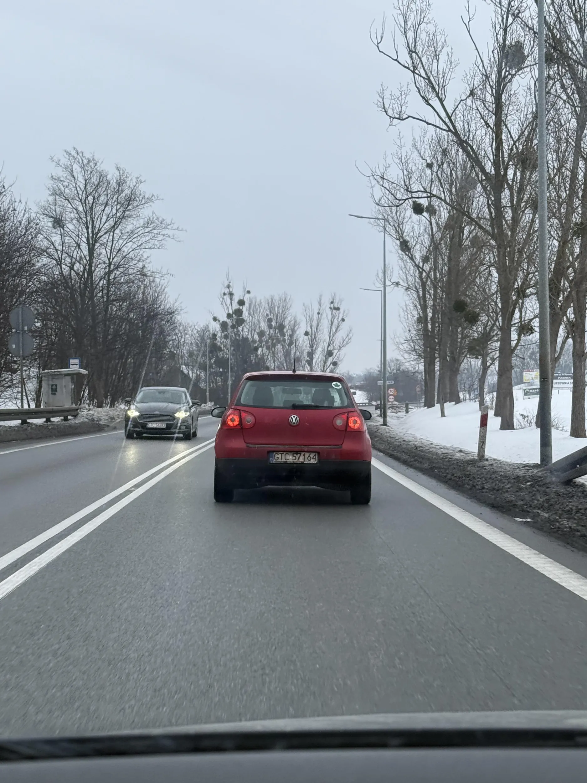 Ja rozumiem że człowiek może się zagapić ale nie dość że wymusić jak ostatni kutas to nawet nie przeprosić. Jeżdżąca pipa 1/10