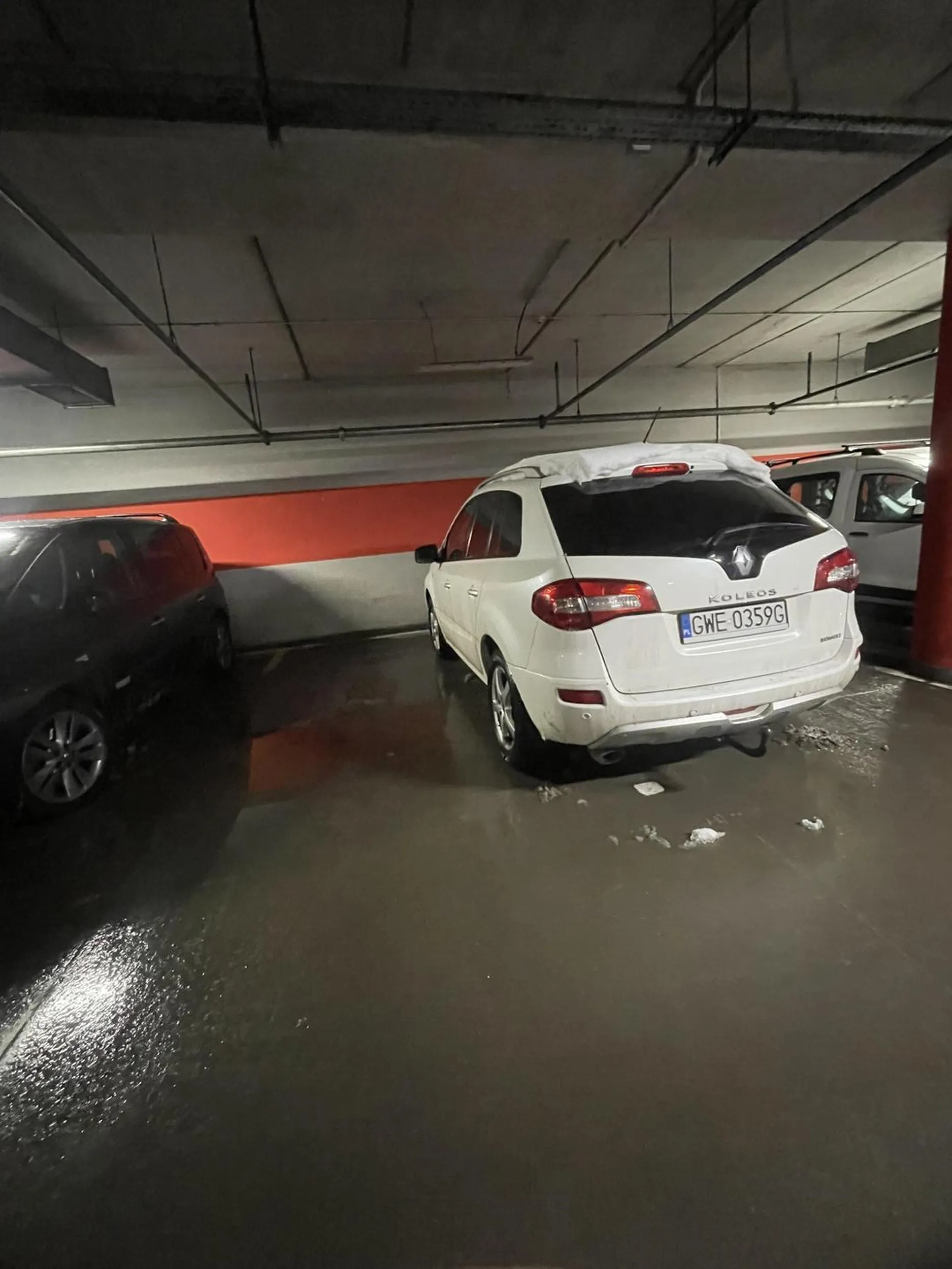 Dwu miejscowy król parkingu