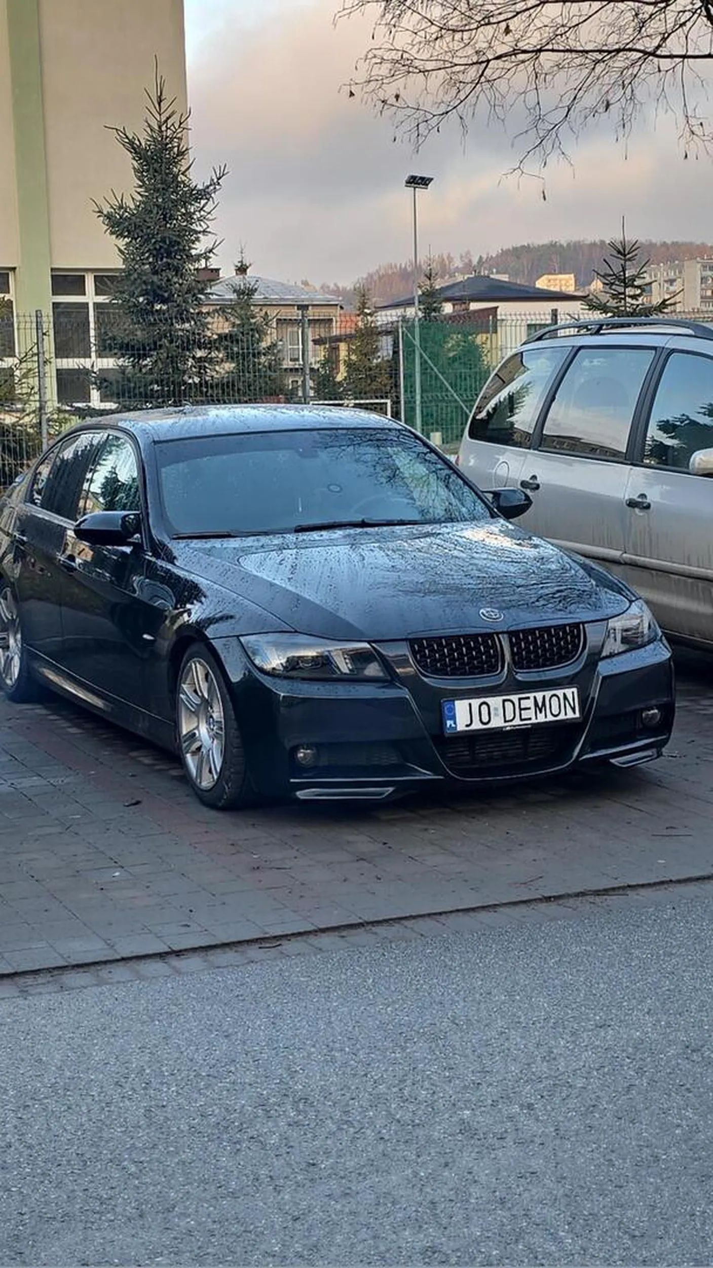 Nie używa kierunkowskazów, ale furka fajna, ładnie gada ?