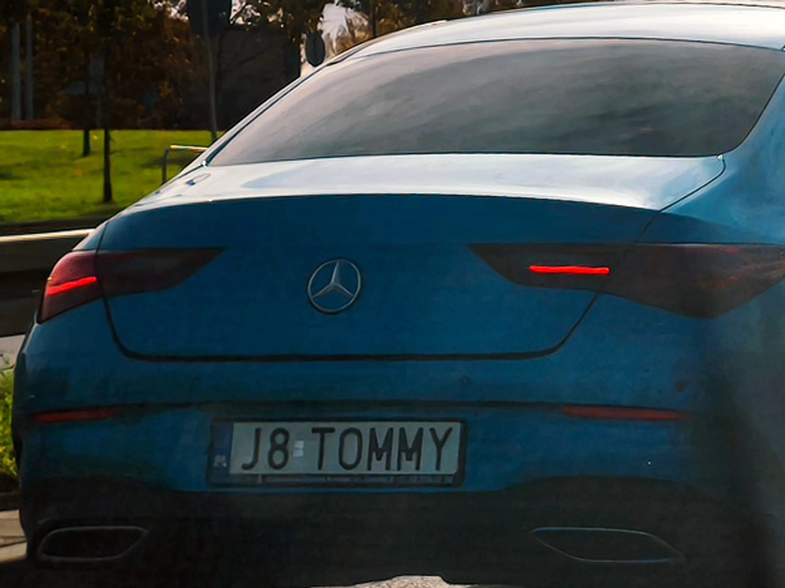 Fajny numer, blacha J8 TOMMY