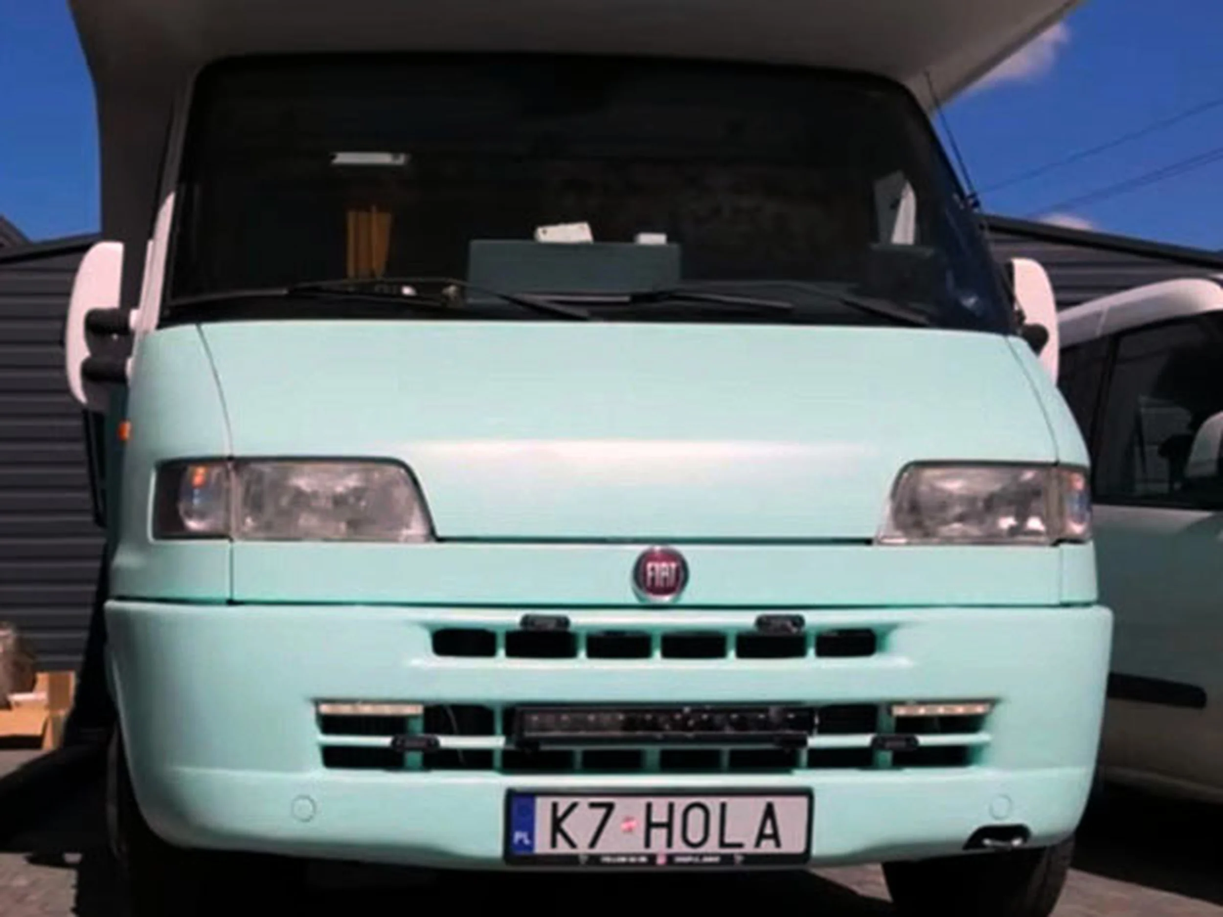 Fajny numer, blacha K7 HOLA