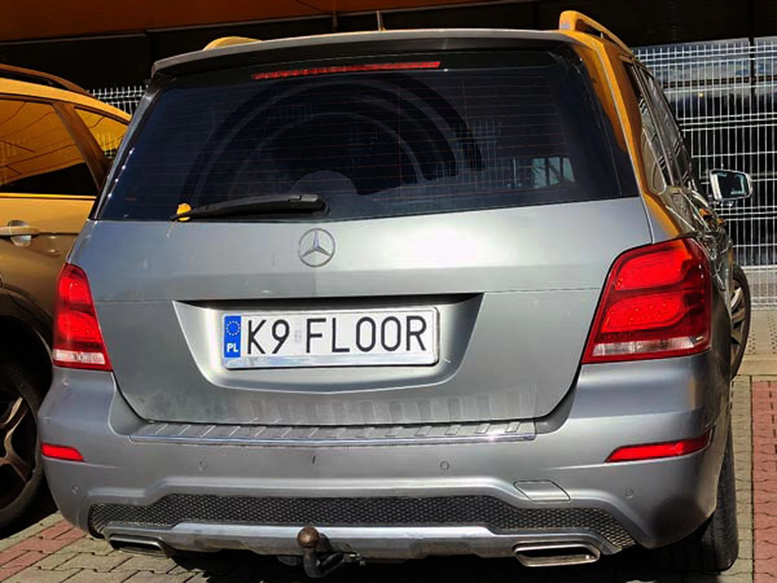 Fajny numer, blacha K9 FLOOR