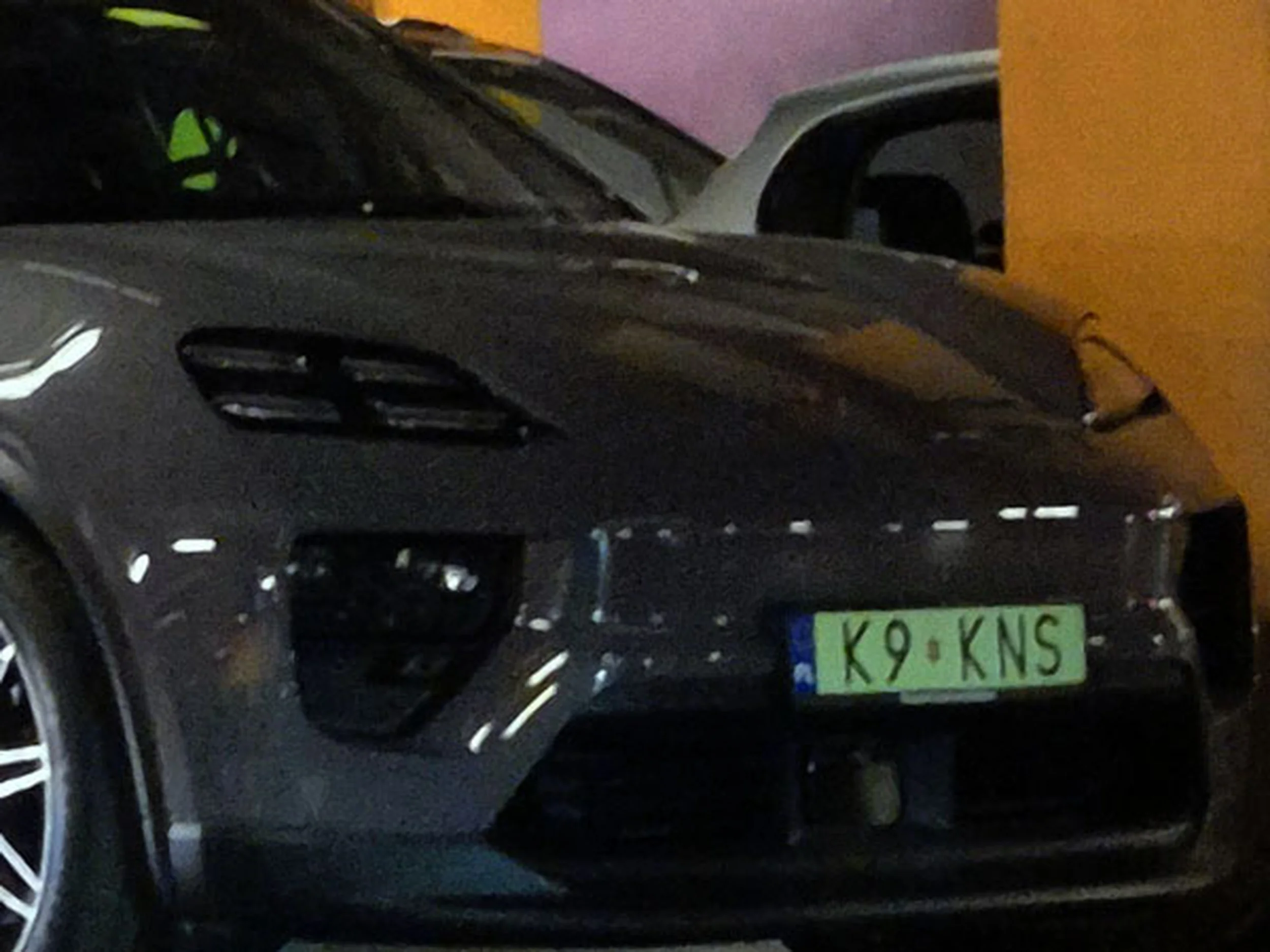 Fajny numer, blacha K9 KNS