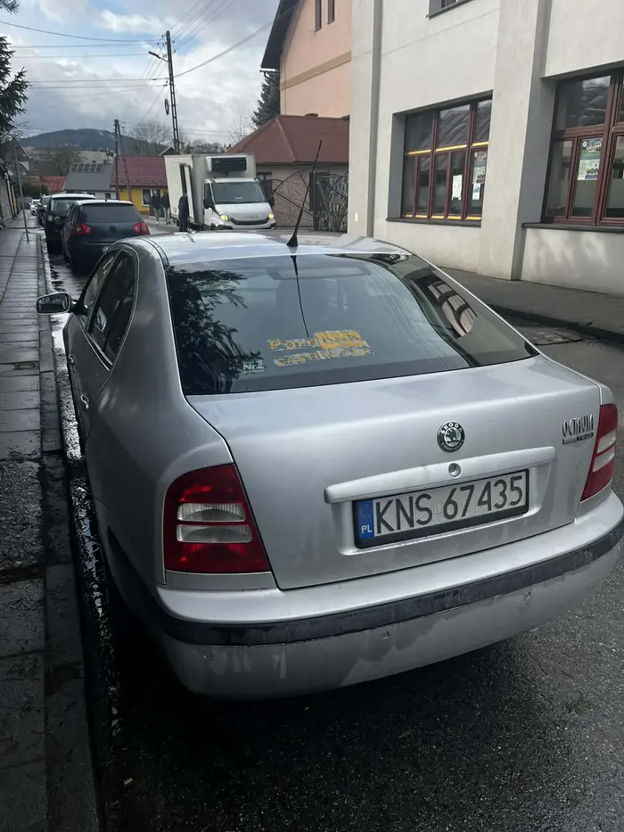 Stoi na zakazie i robi jakiś kasting