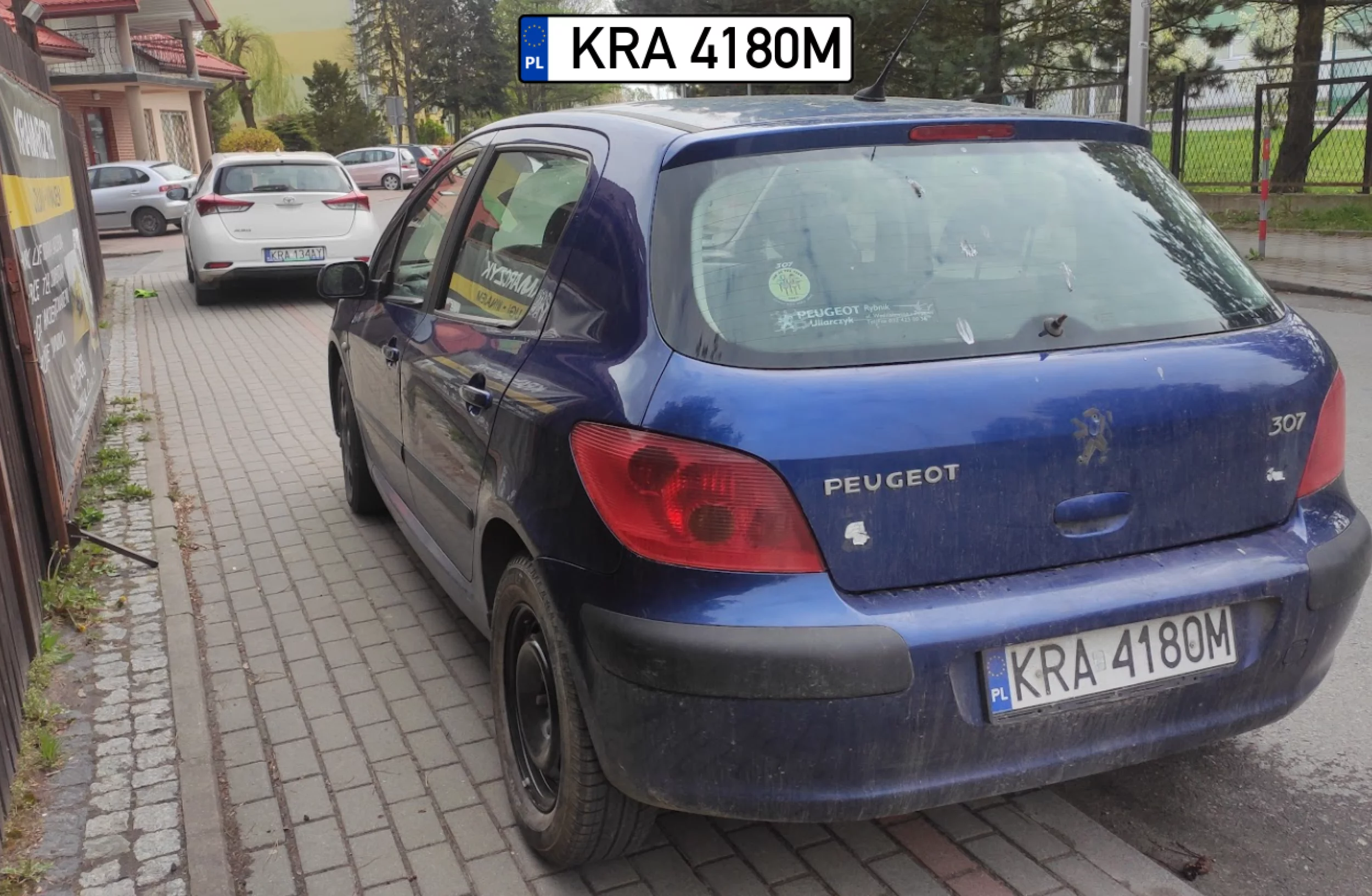 Parkne se tak może ktoś przejdzie i się wypier$ o nóżkę.