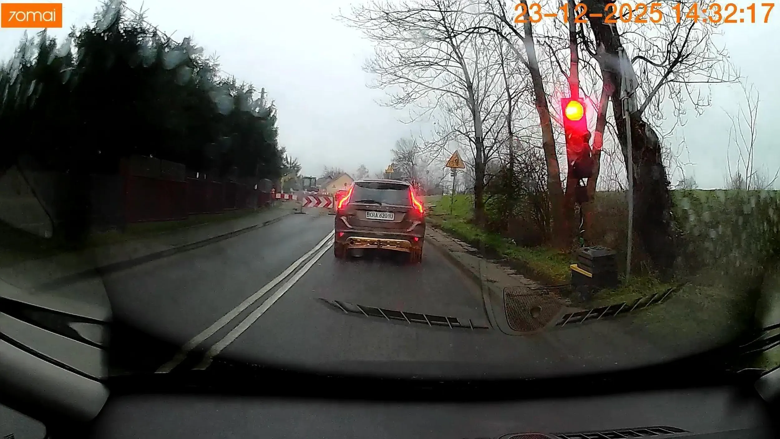 Świateł nie rozróżnia,a refleks szachisty.MPK jeździć,a nie swoim samochodem.