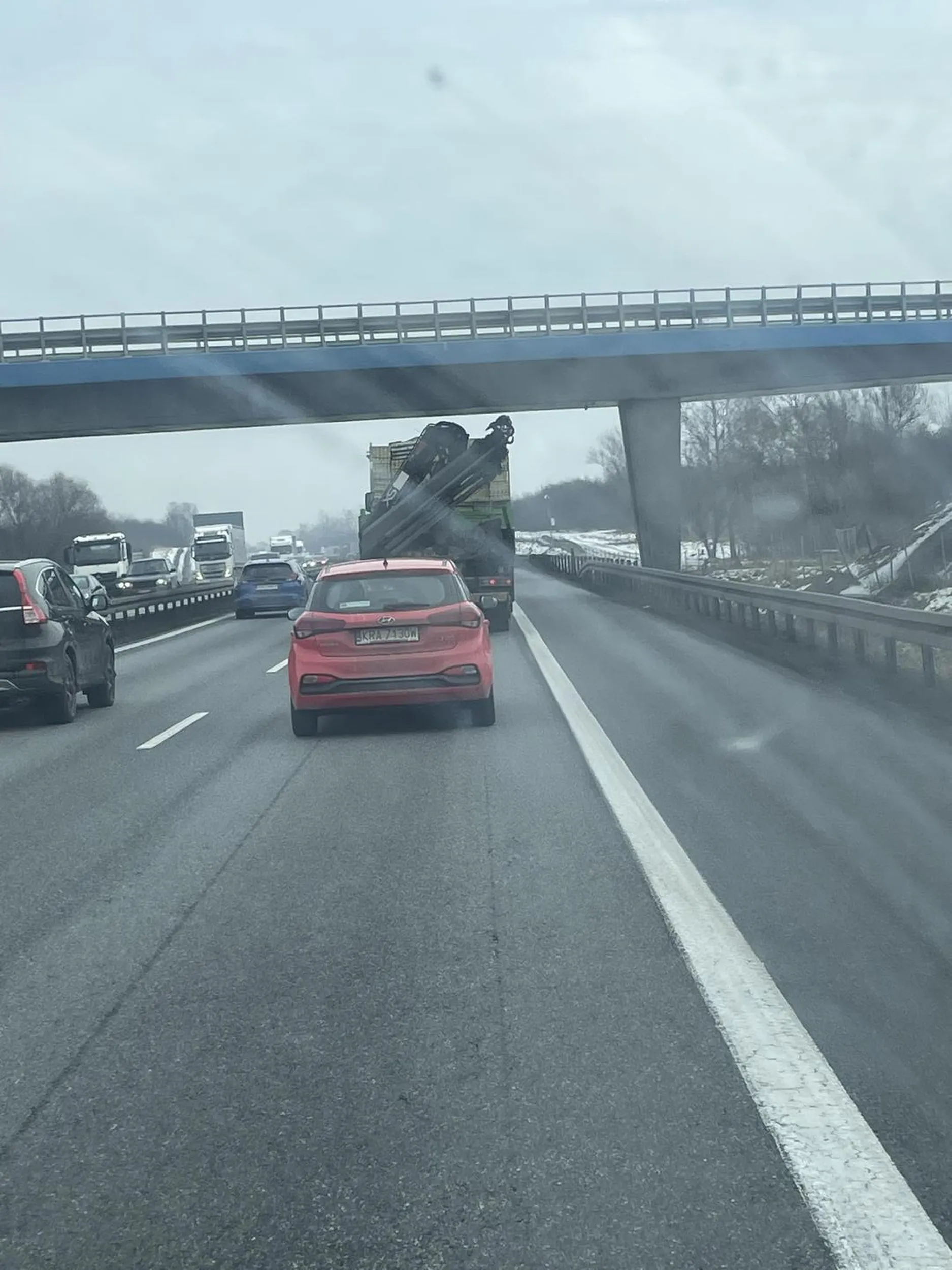 Kierowca nieodpowiedzialny. Skupia się na zjadaniu kóz i w nas prawie wjechał. Zachowanie negatywne i brawurowe