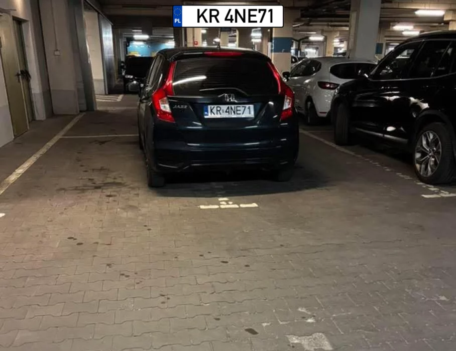 Idealnie to to nie jest ale za to idealnie na środku. To już coś 