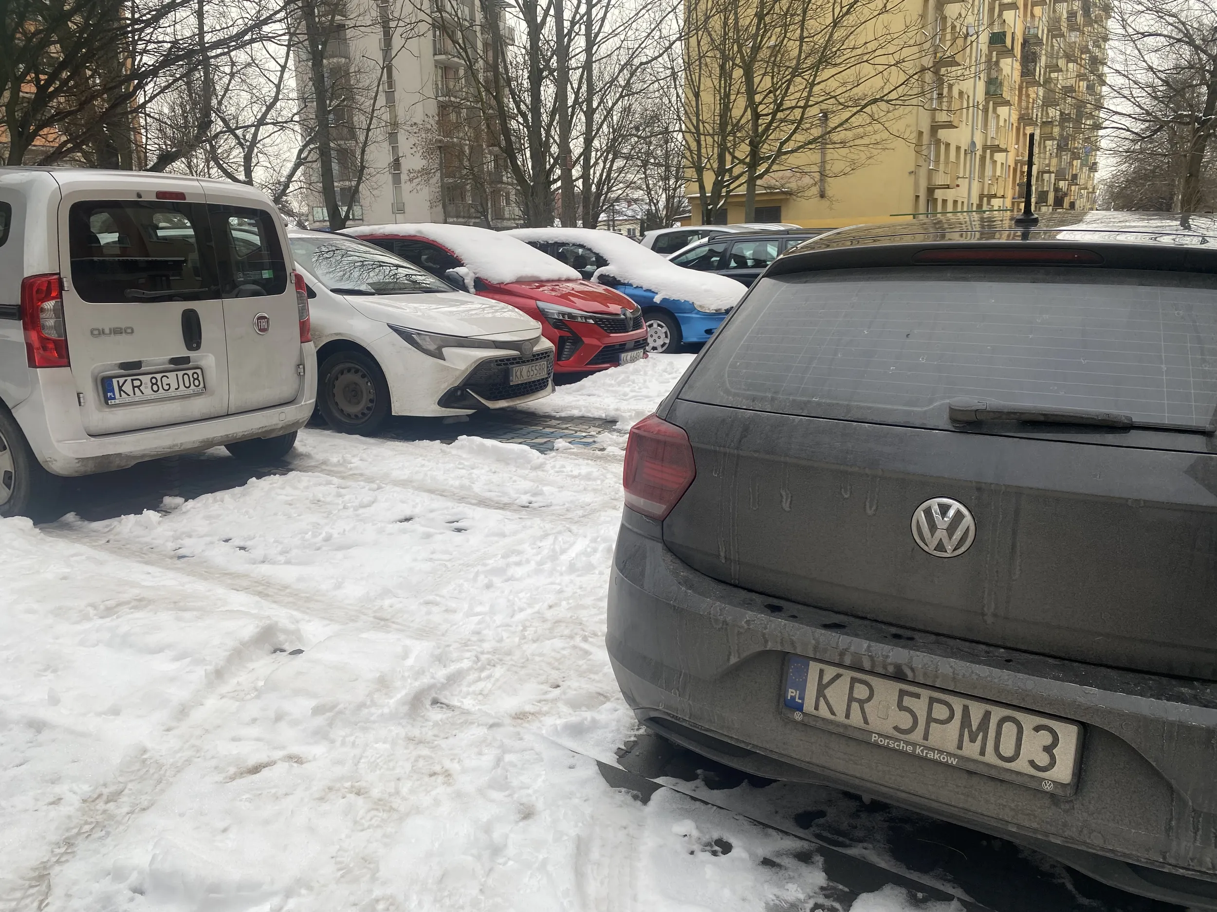 Przykład jak utrudnić życie osobie niepełnosprawnej. Jak zablokować wyjazd osobie, która posiada uprawnienia na parkowaniu na kopercie.