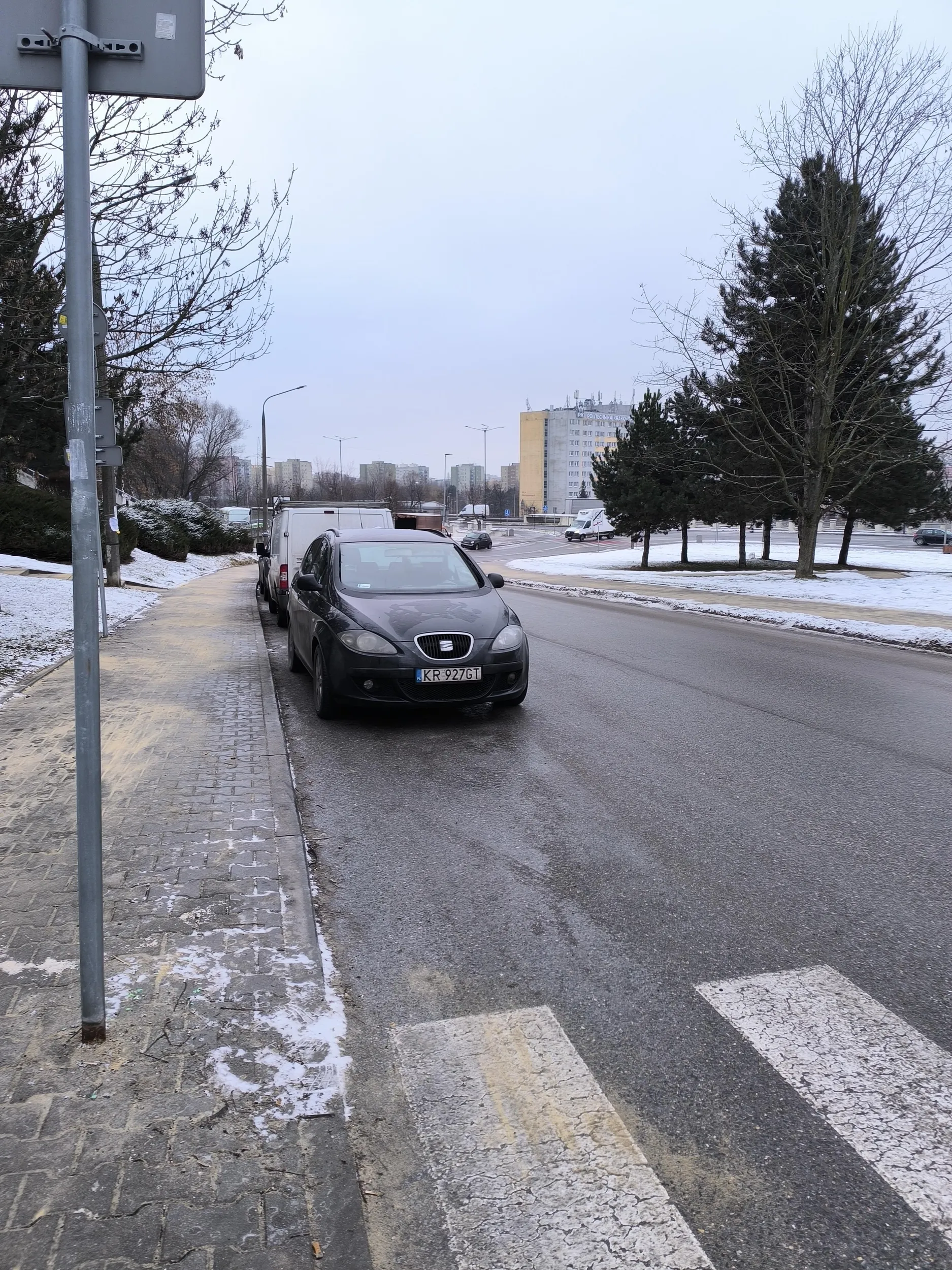 Parkowanie na zakazie przed samym przejściem dla pieszych